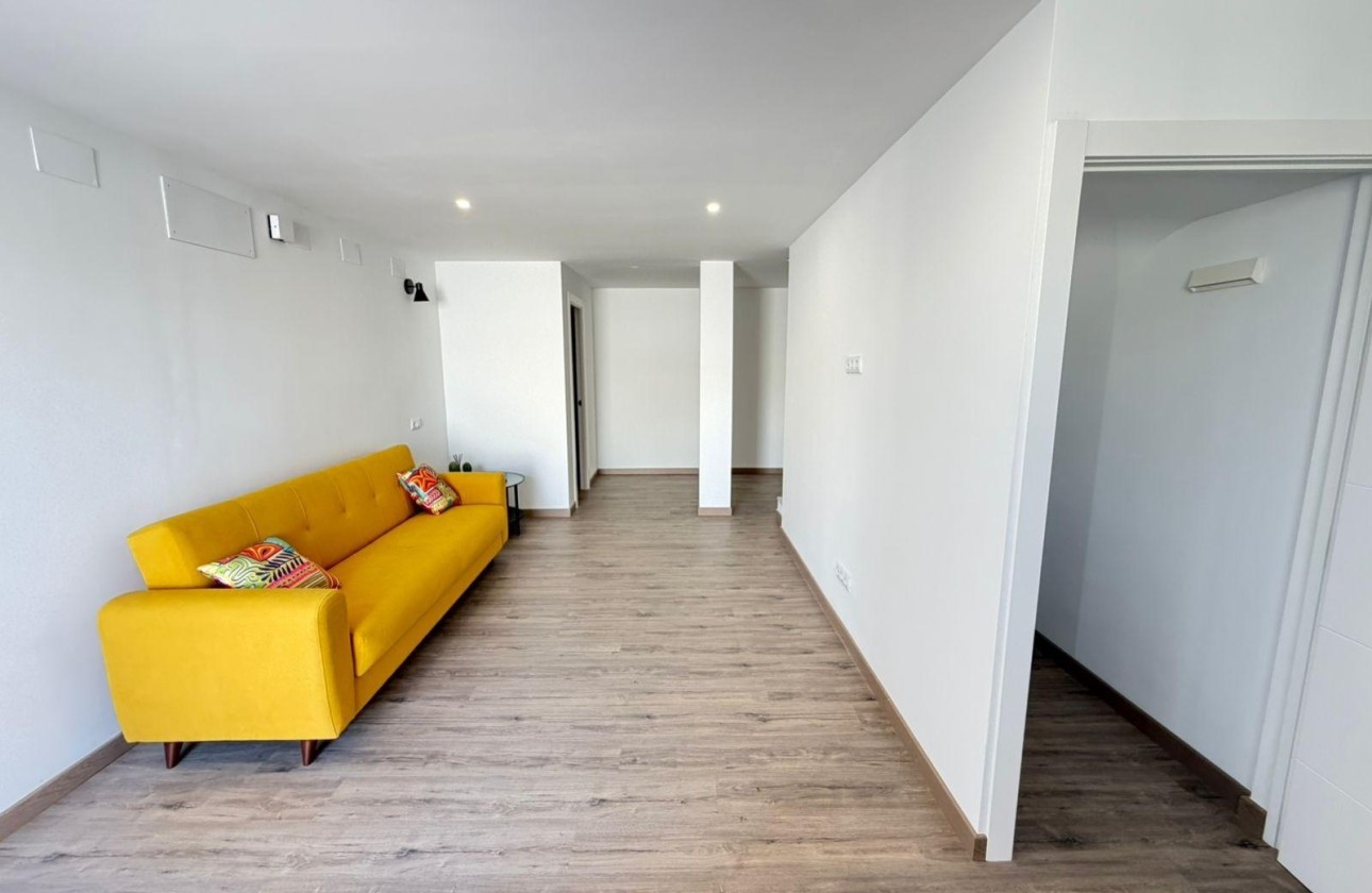 Herverkoop - Halfvrijstaande villa -
Torrevieja - Cabo cervera
