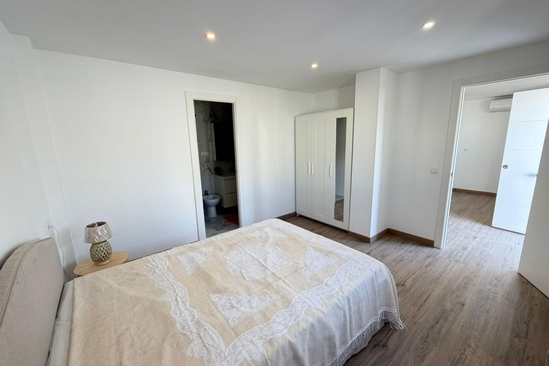 Herverkoop - Halfvrijstaande villa -
Torrevieja - Cabo cervera