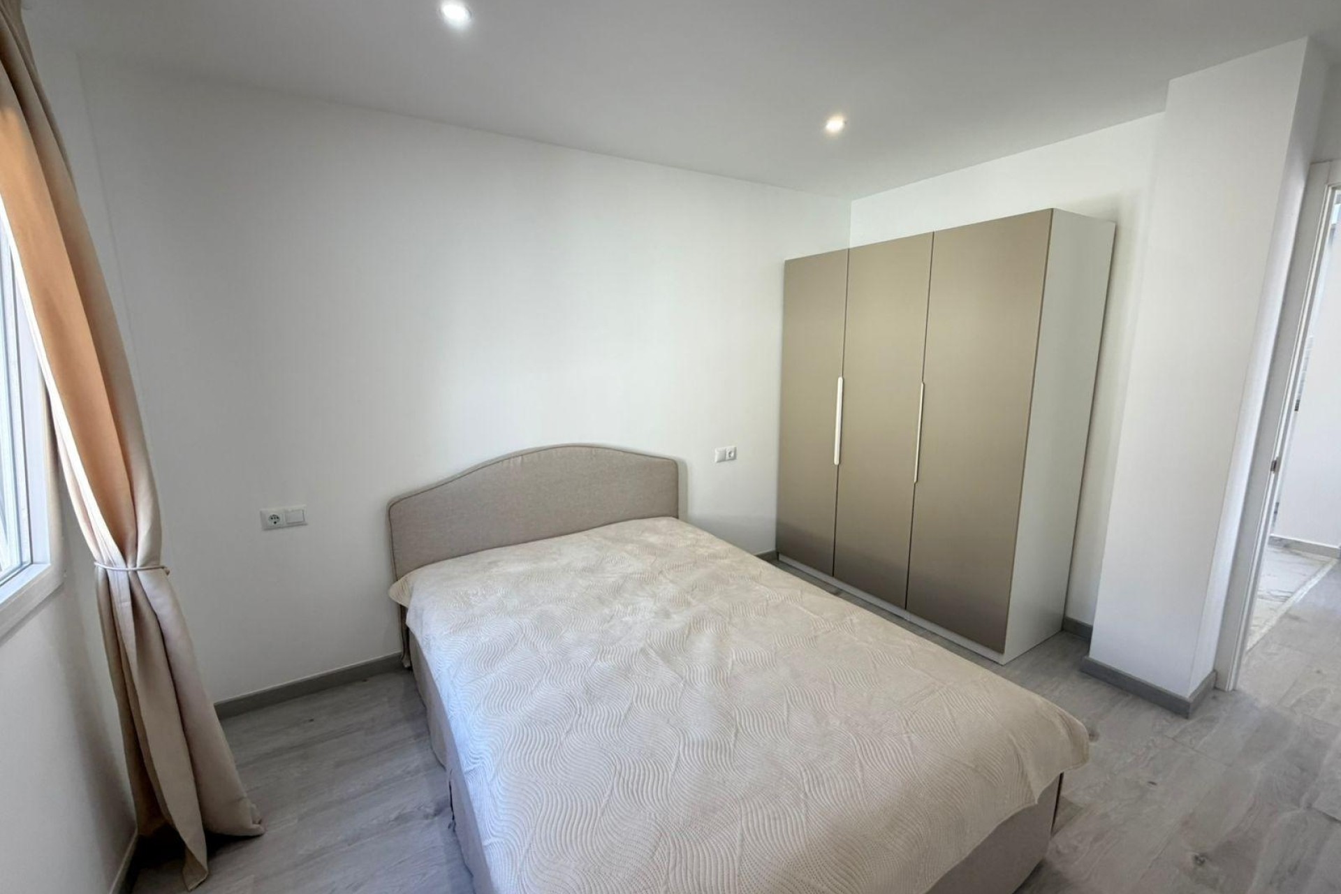 Herverkoop - Halfvrijstaande villa -
Torrevieja - Cabo cervera