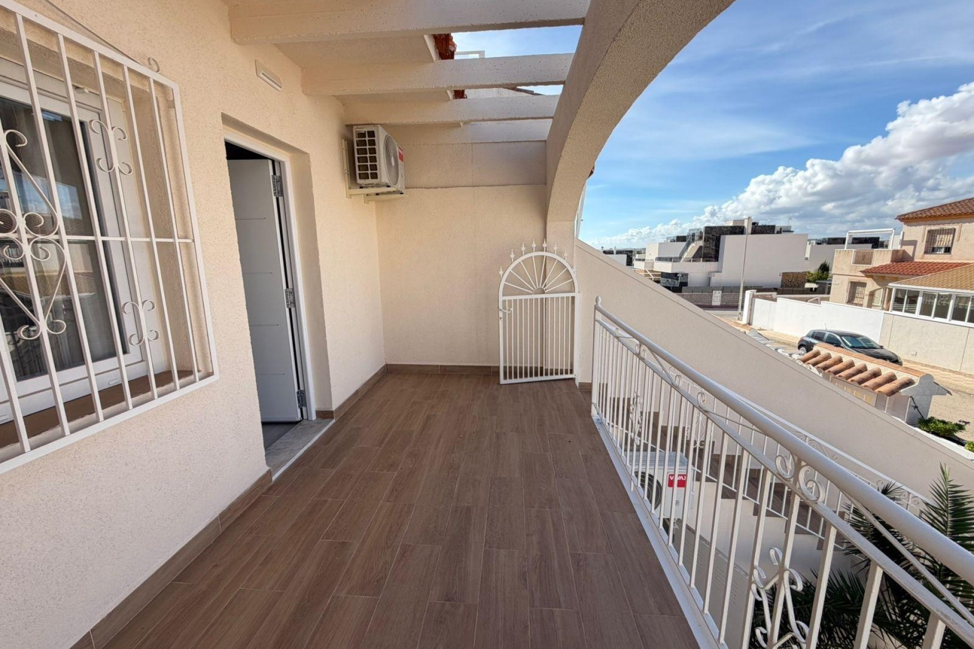 Herverkoop - Halfvrijstaande villa -
Torrevieja - Cabo cervera