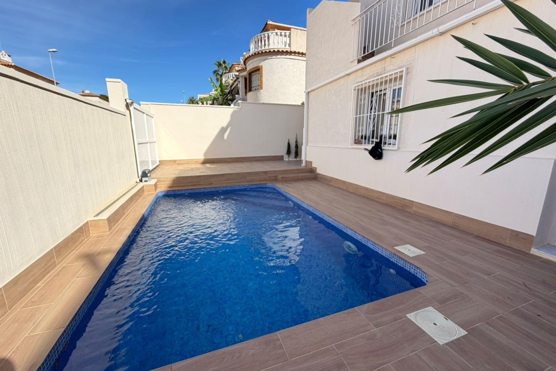 Herverkoop - Halfvrijstaande villa -
Torrevieja - Cabo cervera