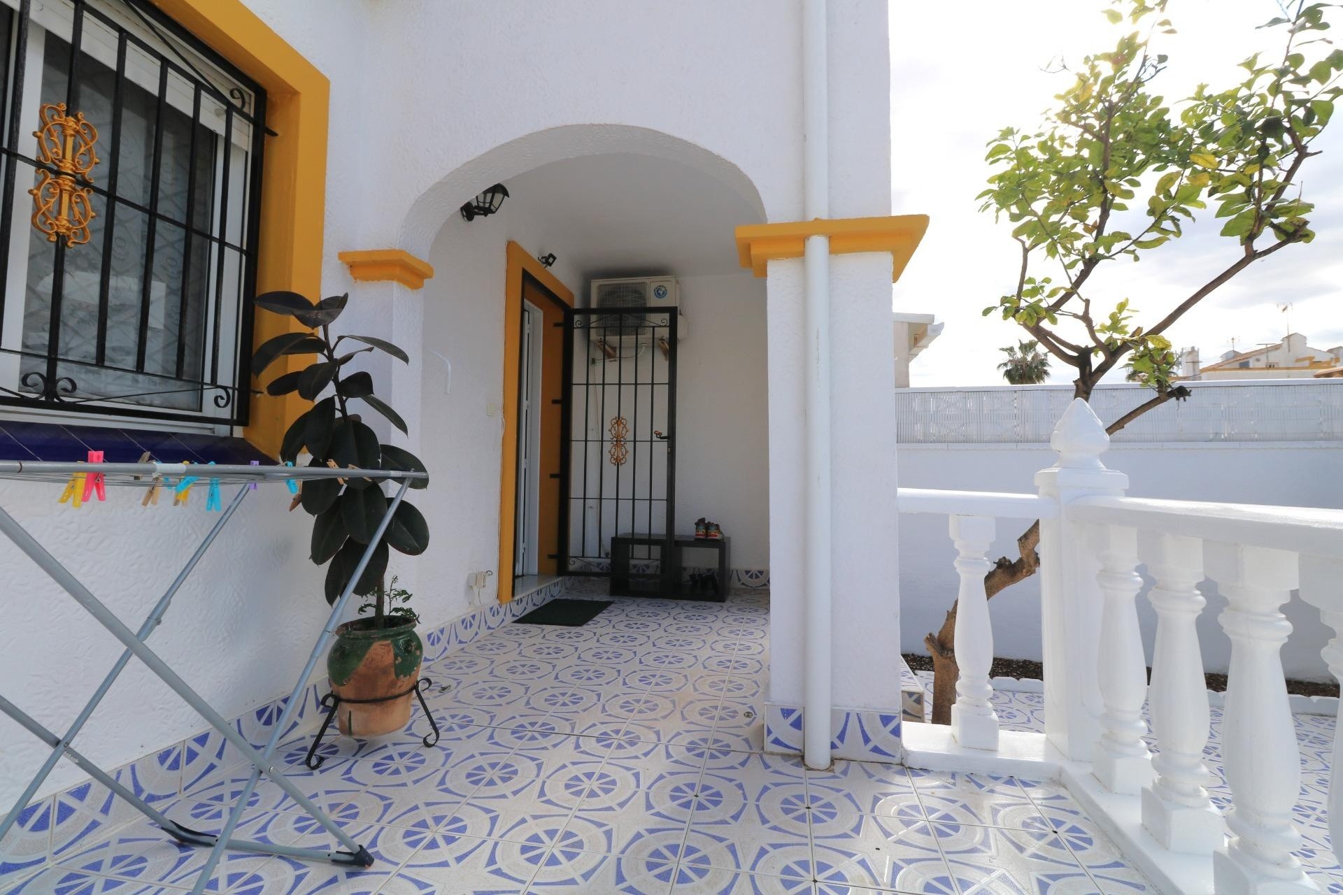 Herverkoop - Halfvrijstaande villa -
Torrevieja - Carrefour
