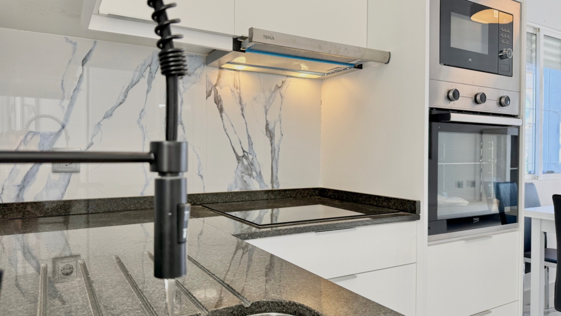 Herverkoop - Halfvrijstaande villa -
Torrevieja - El chaparral