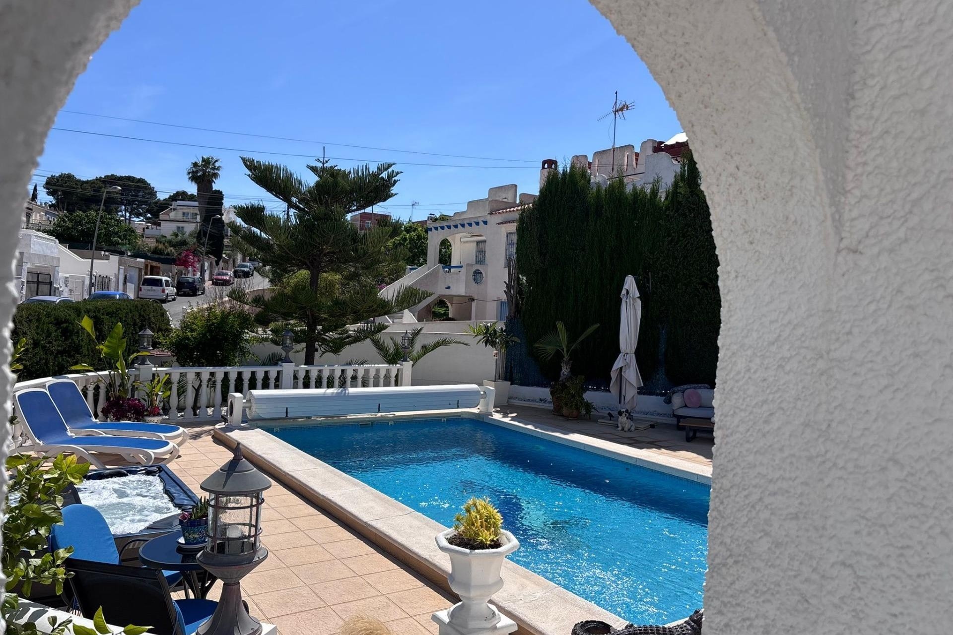 Herverkoop - Halfvrijstaande villa -
Torrevieja - Los Balcones