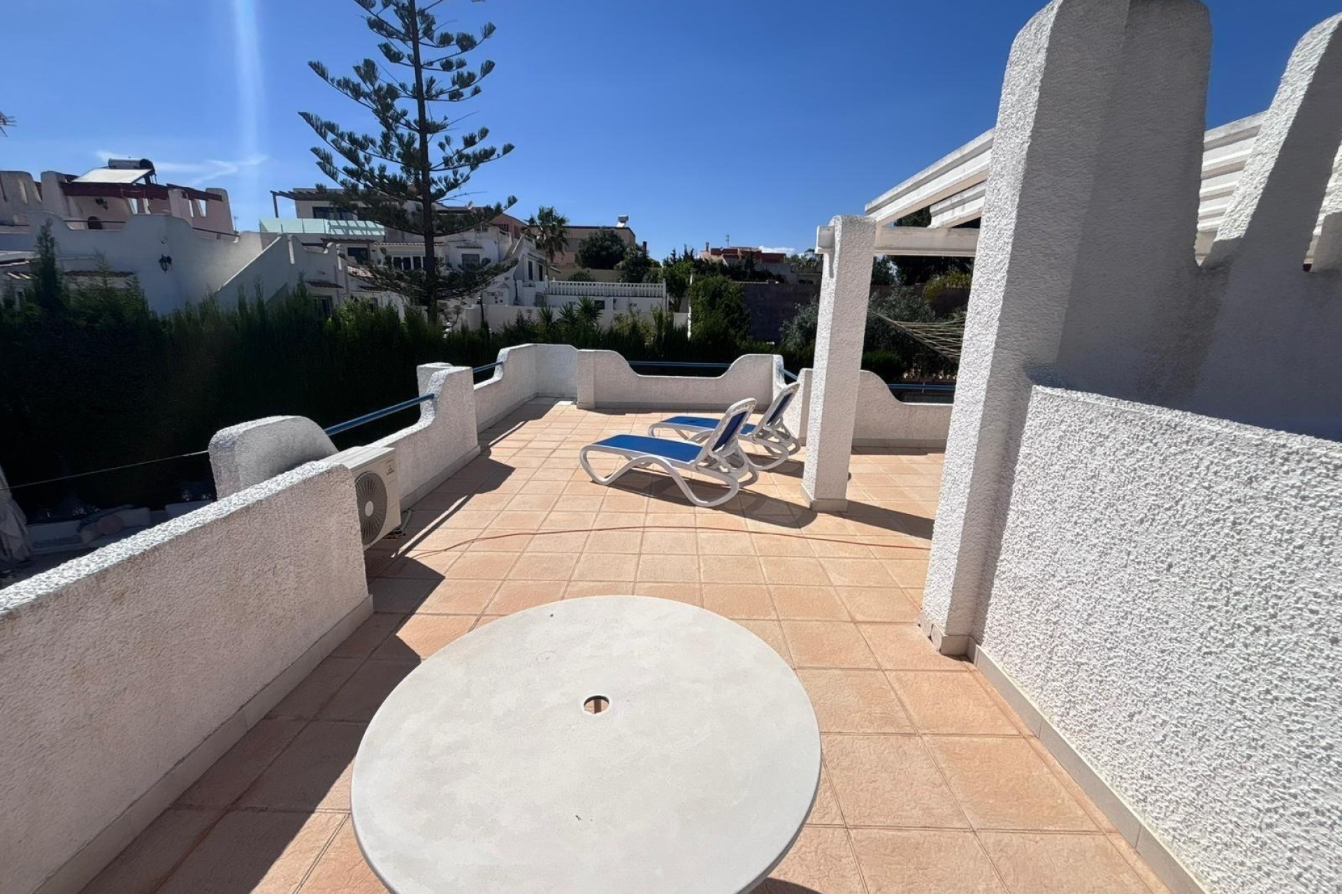 Herverkoop - Halfvrijstaande villa -
Torrevieja - Los Balcones