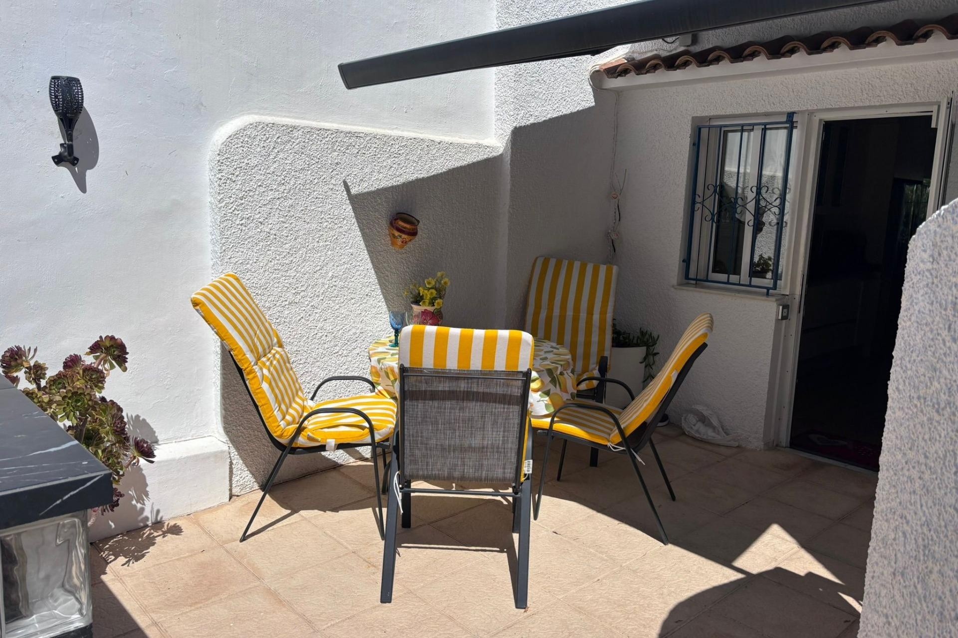 Herverkoop - Halfvrijstaande villa -
Torrevieja - Los Balcones