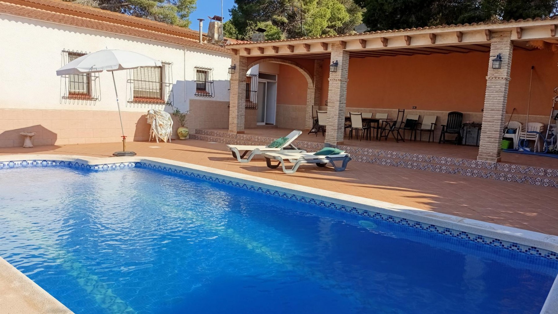 Herverkoop - Halfvrijstaande villa -
Torrevieja - Los Balcones