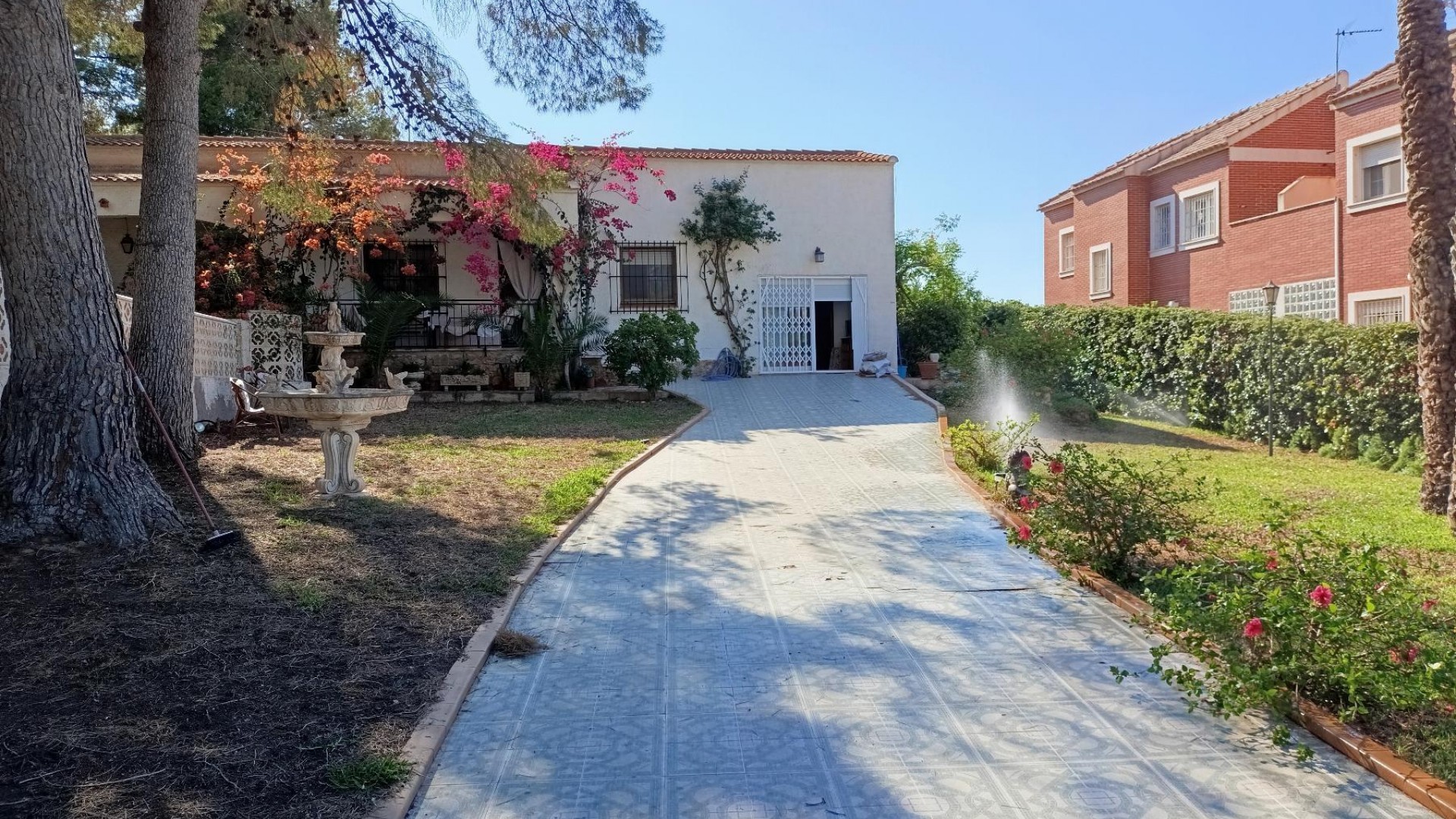 Herverkoop - Halfvrijstaande villa -
Torrevieja - Los Balcones