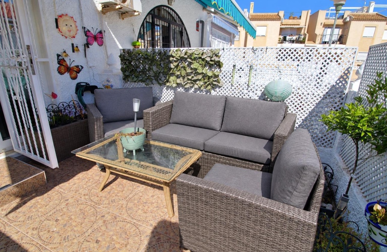 Herverkoop - Halfvrijstaande villa -
Torrevieja - San Luis