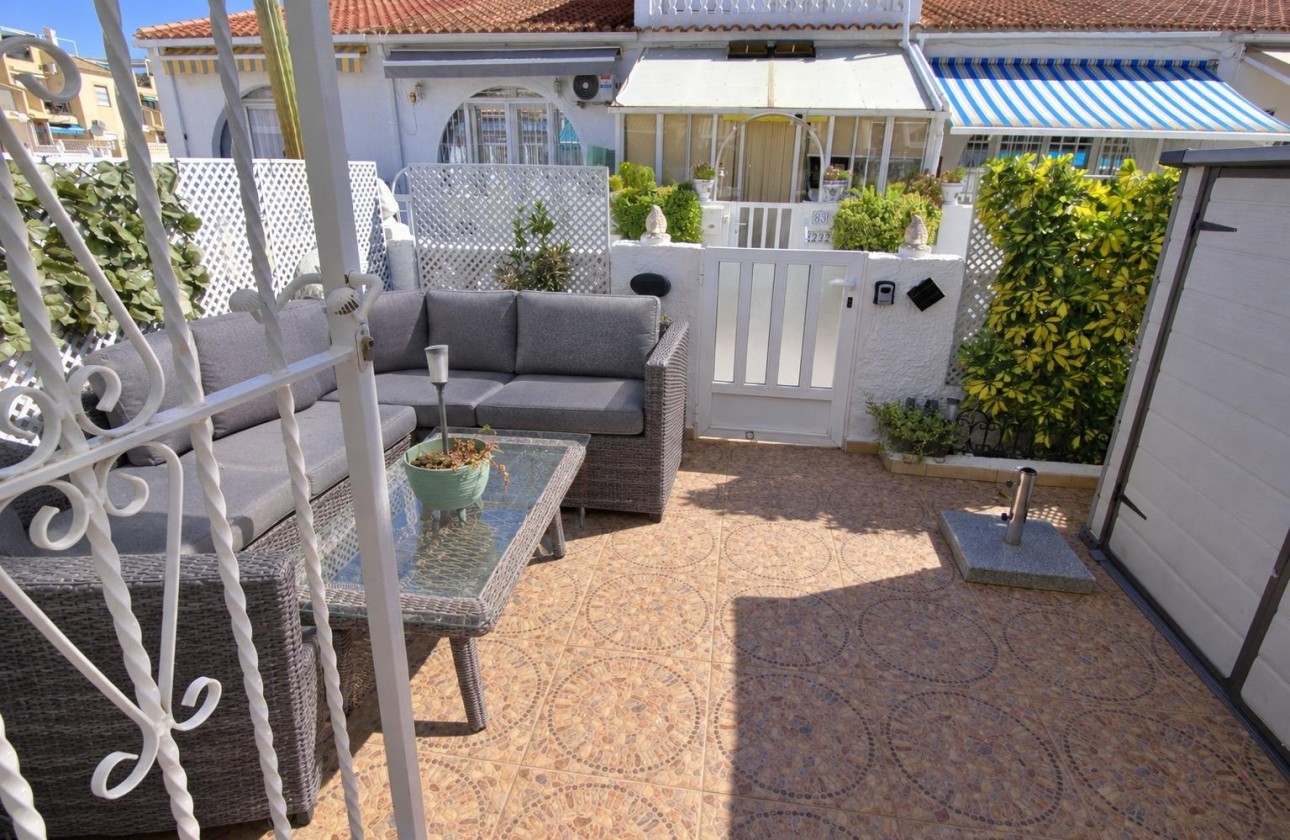 Herverkoop - Halfvrijstaande villa -
Torrevieja - San Luis