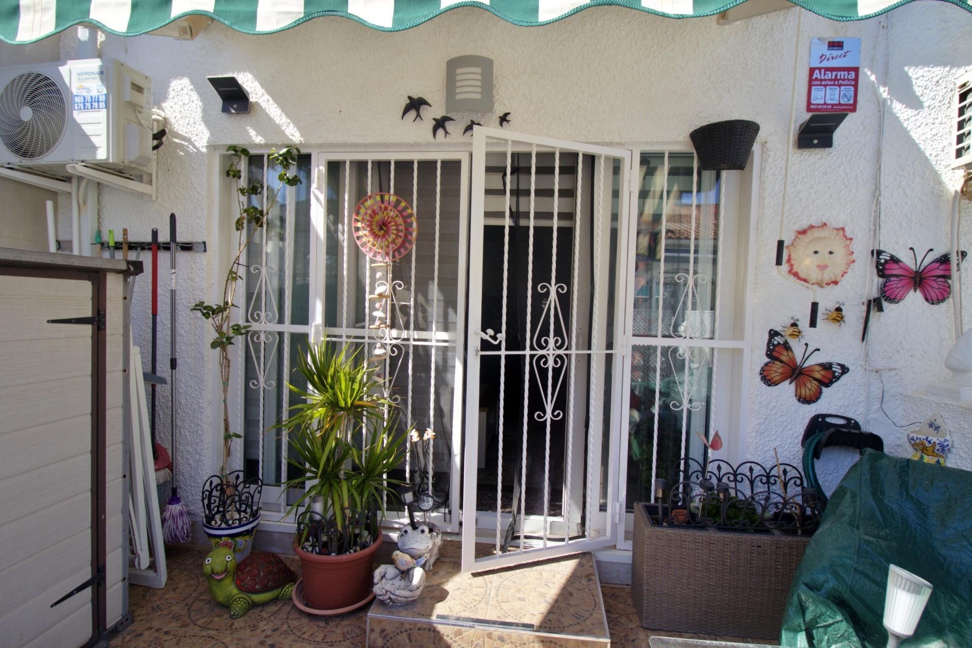 Herverkoop - Halfvrijstaande villa -
Torrevieja - San Luis
