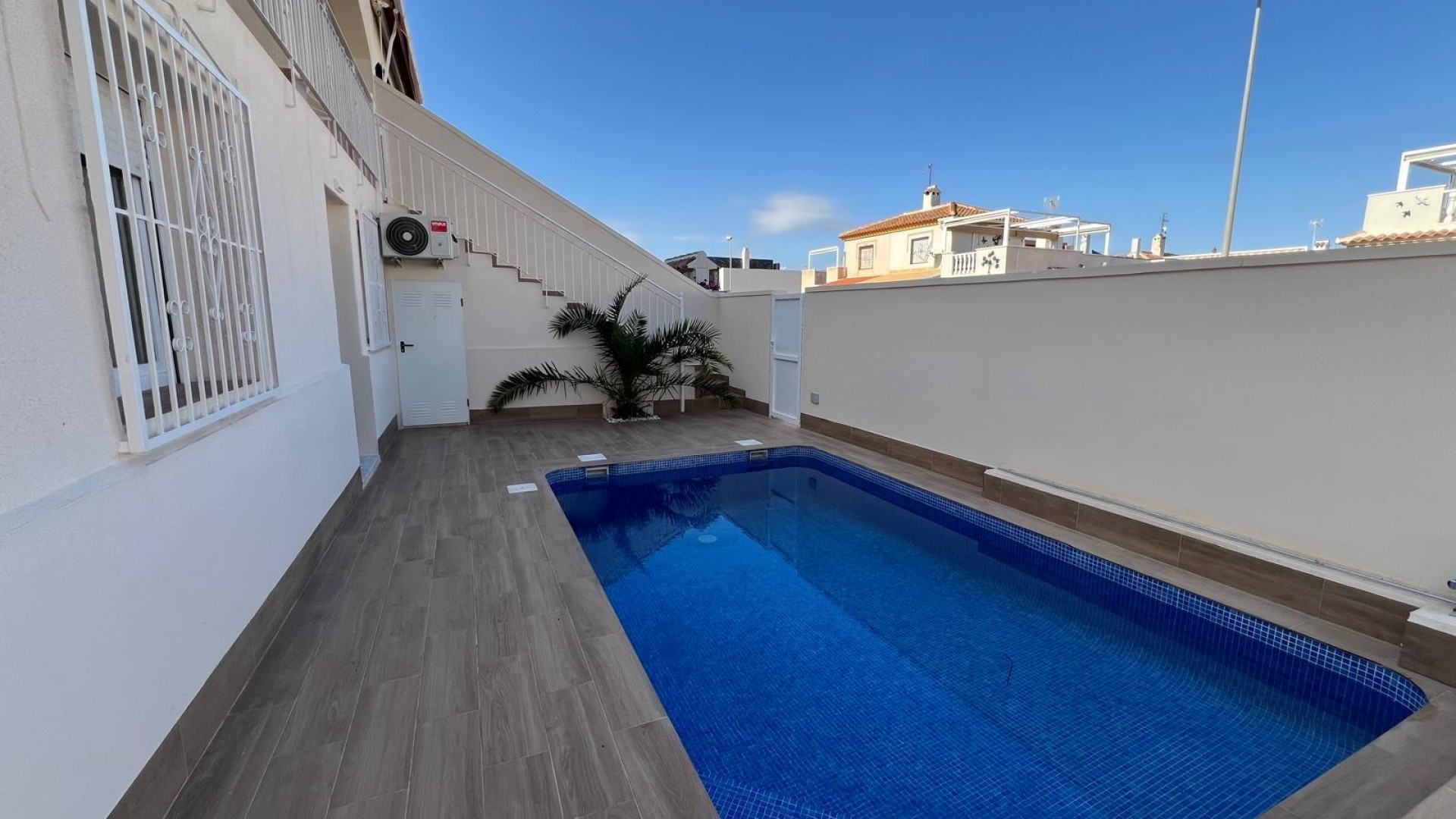 Herverkoop - Halfvrijstaande villa -
Torrevieja - Torreblanca