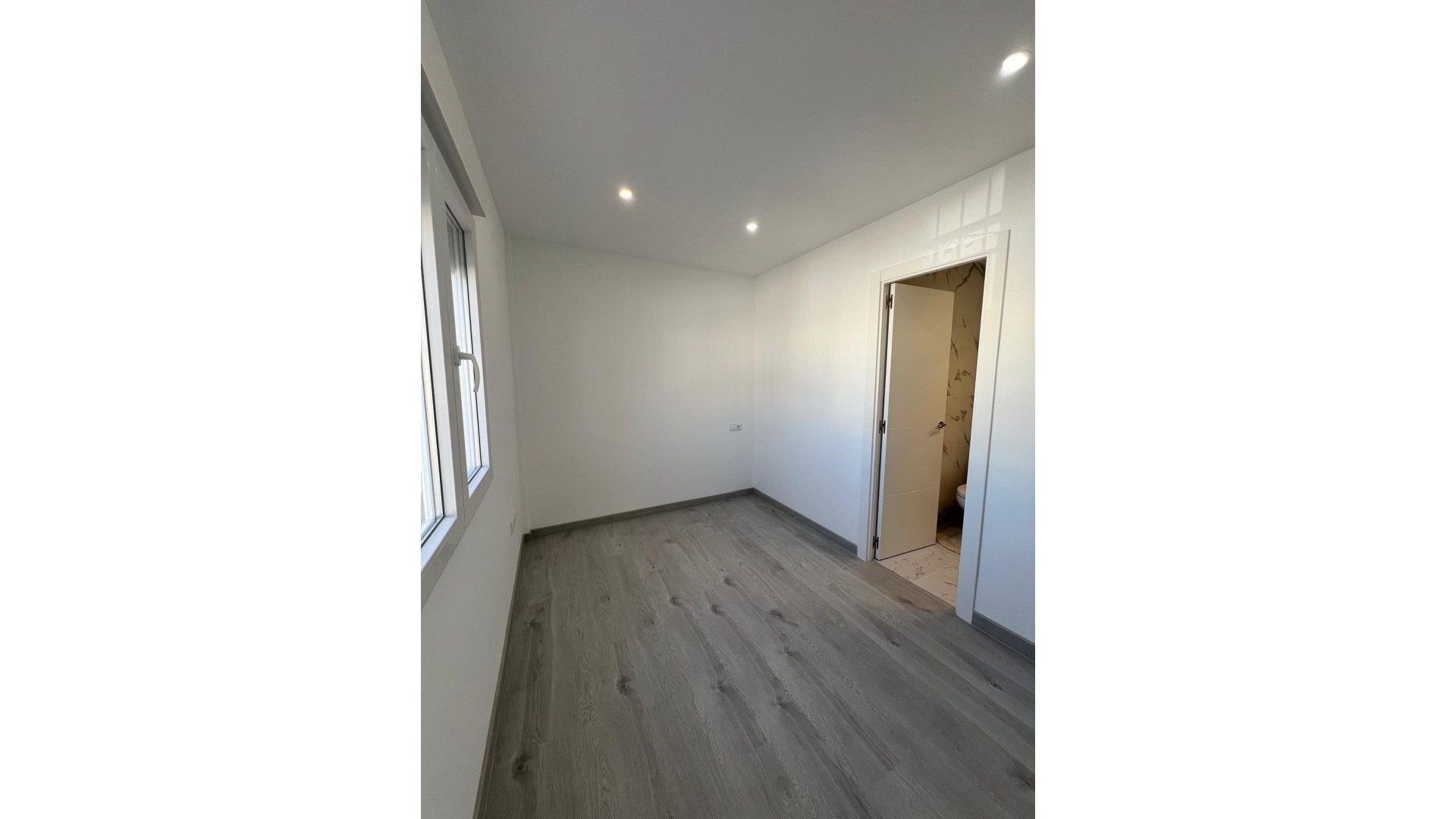 Herverkoop - Halfvrijstaande villa -
Torrevieja - Torreblanca