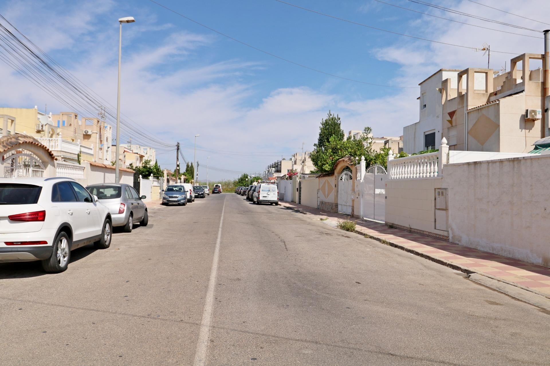 Herverkoop - Halfvrijstaande villa -
Torrevieja - Torretas
