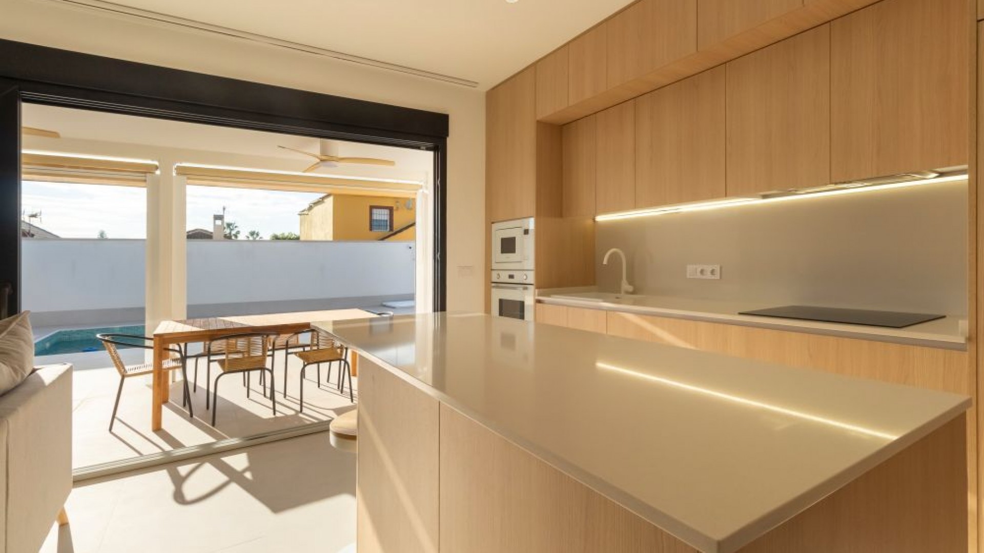 Herverkoop - Halfvrijstaande villa -
Torrevieja - torrevieja