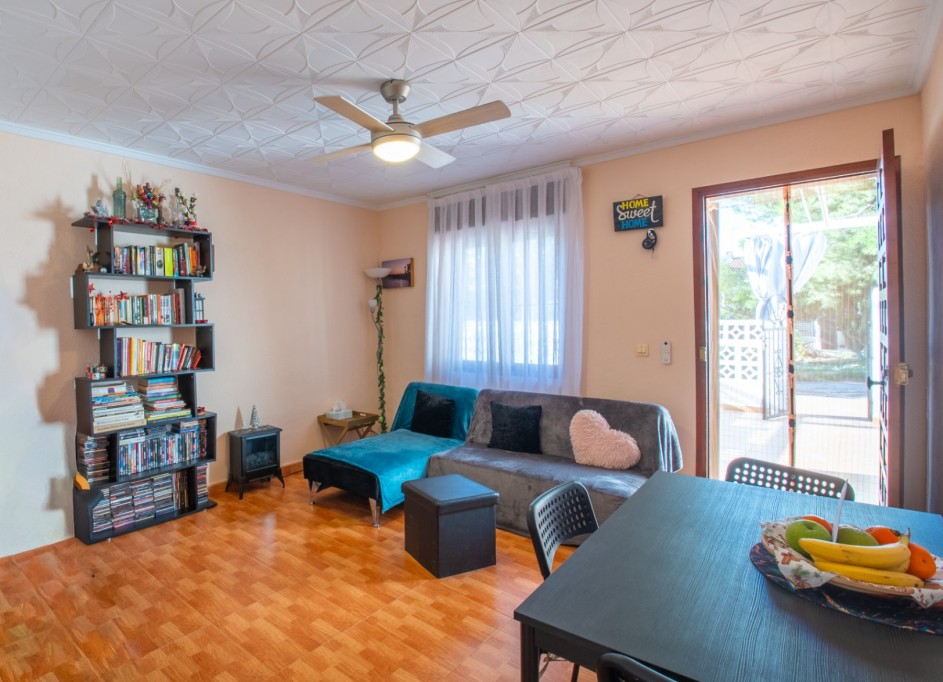 Herverkoop - Halfvrijstaande villa -
Torrevieja