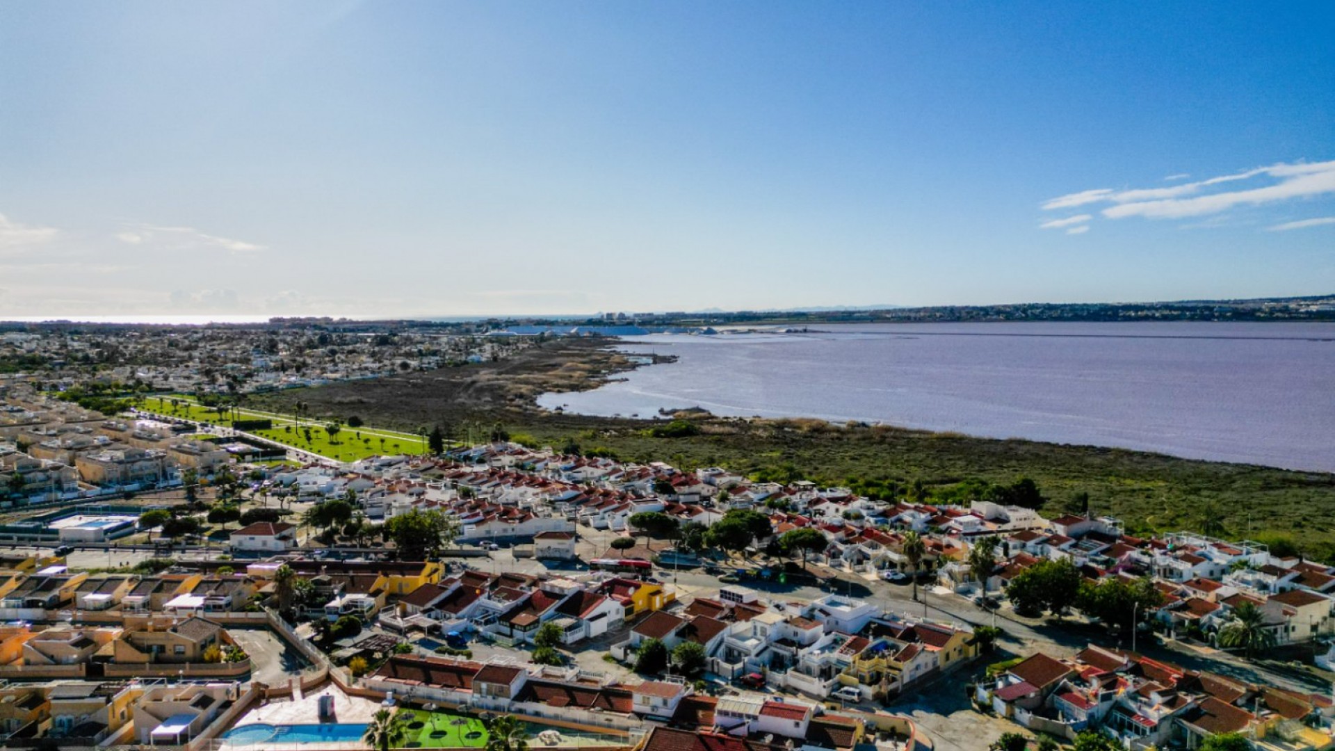 Herverkoop - Halfvrijstaande villa -
Torrevieja