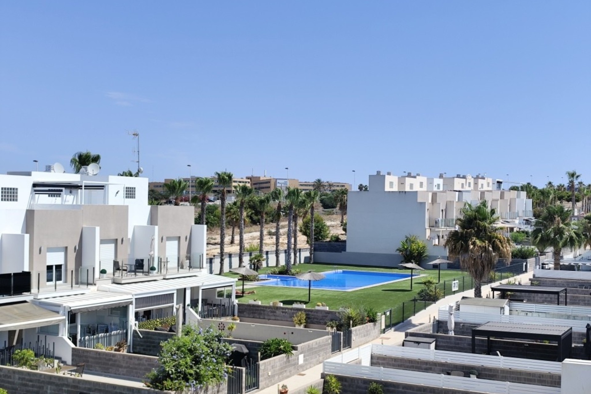 Herverkoop - Halfvrijstaande villa -
Torrevieja