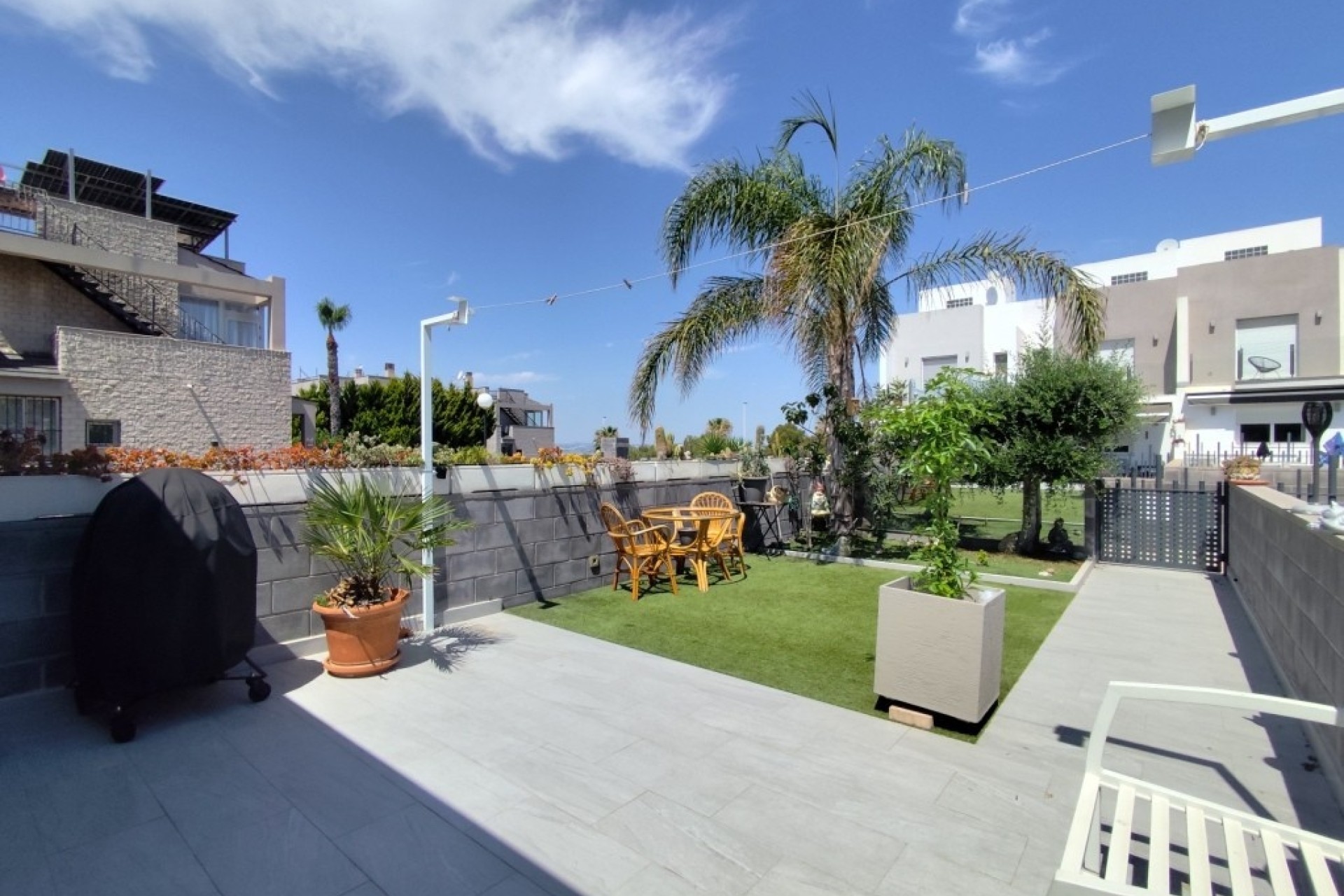 Herverkoop - Halfvrijstaande villa -
Torrevieja