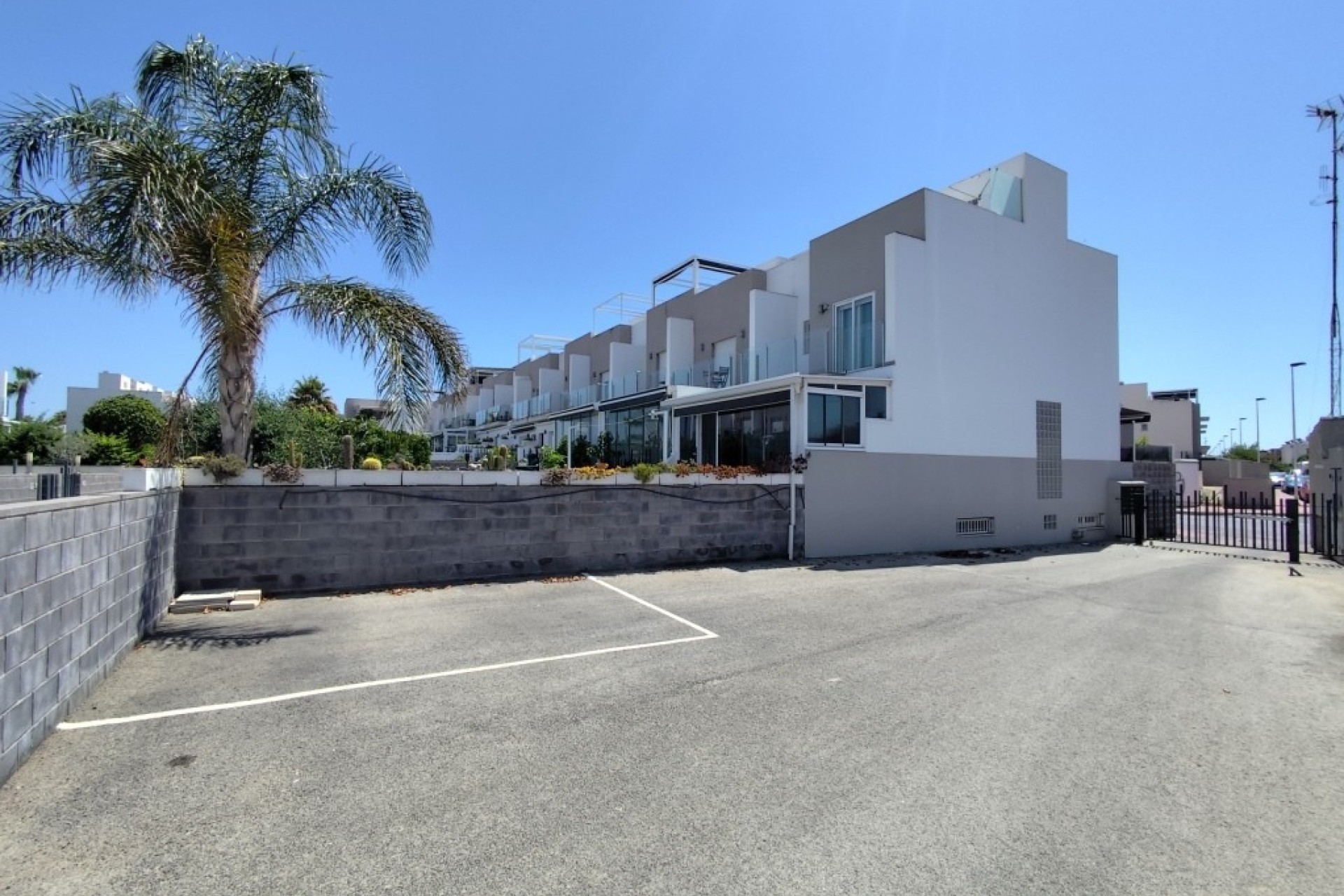 Herverkoop - Halfvrijstaande villa -
Torrevieja