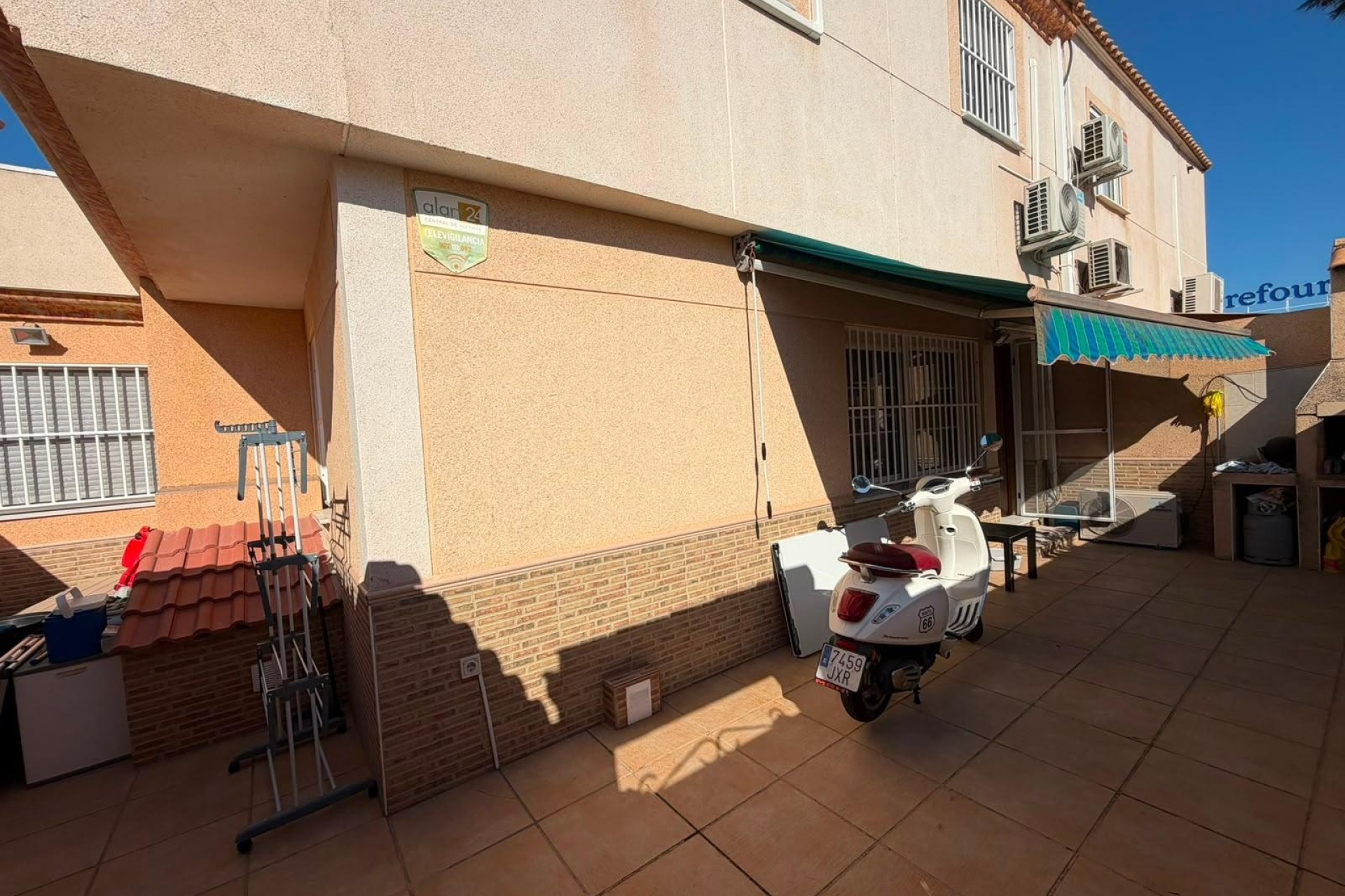 Herverkoop - Halfvrijstaande villa -
Torrevieja