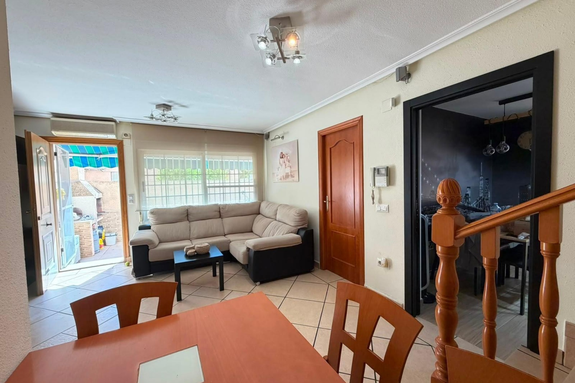 Herverkoop - Halfvrijstaande villa -
Torrevieja
