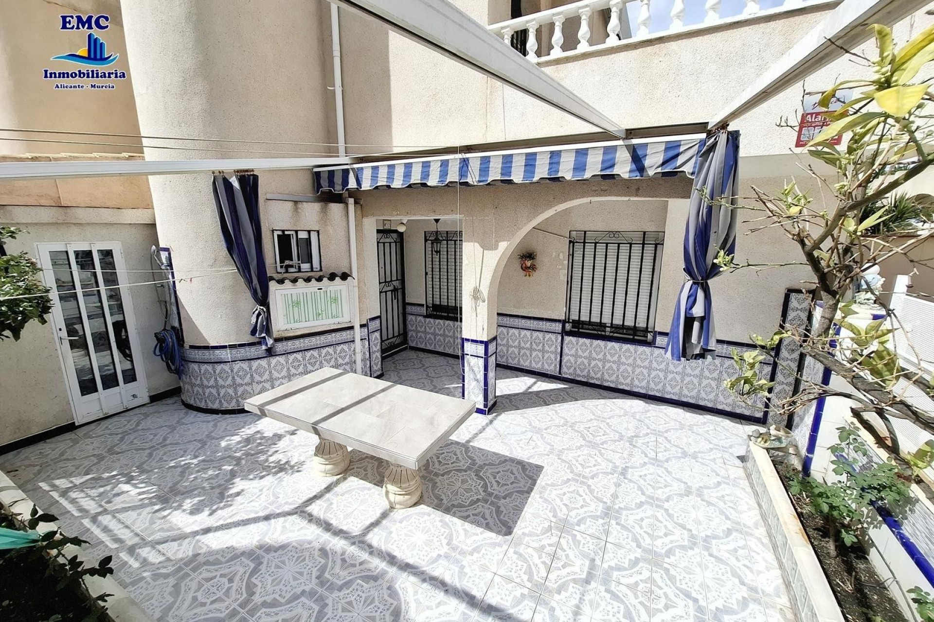 Herverkoop - Halfvrijstaande villa -
Torrevieja