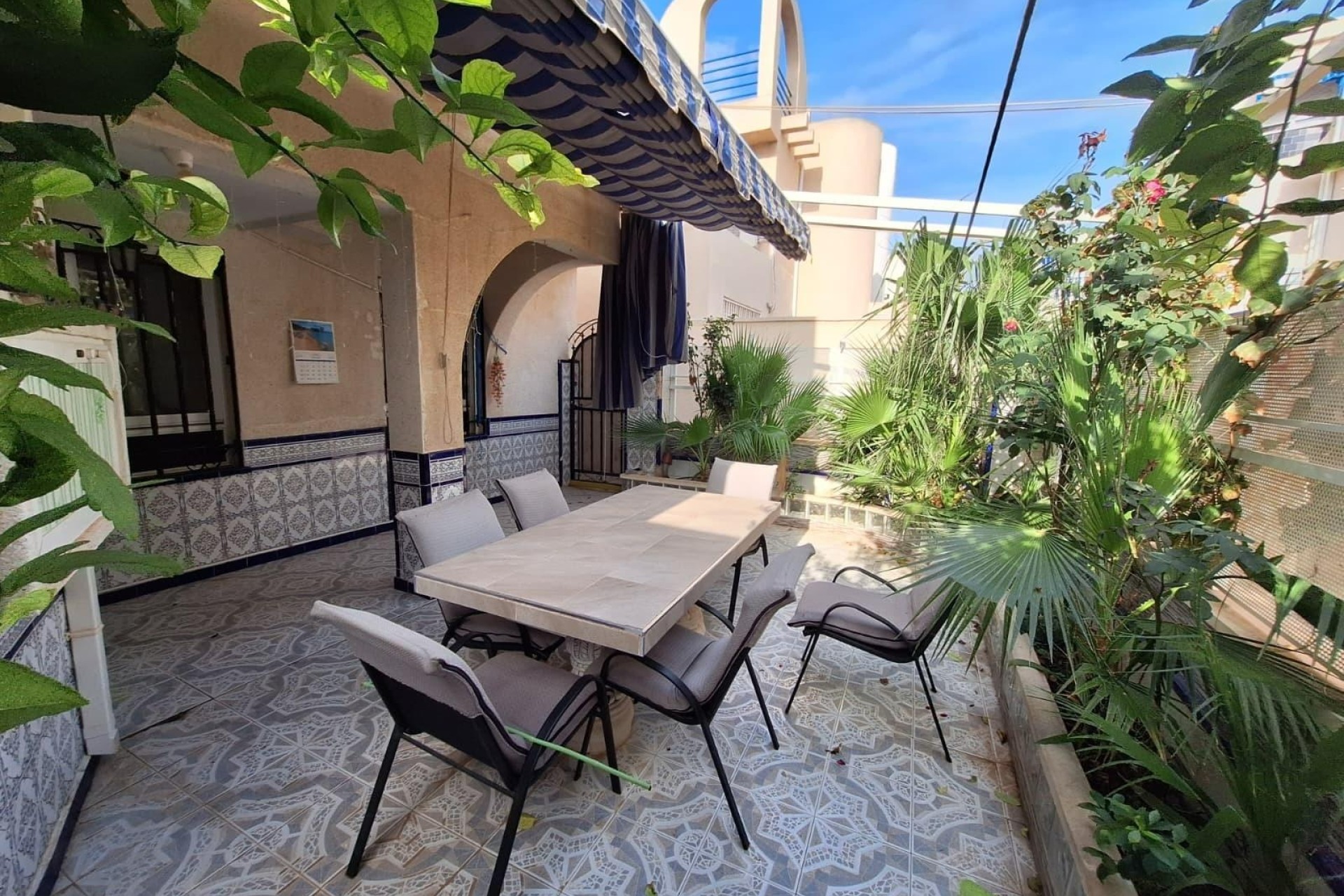 Herverkoop - Halfvrijstaande villa -
Torrevieja