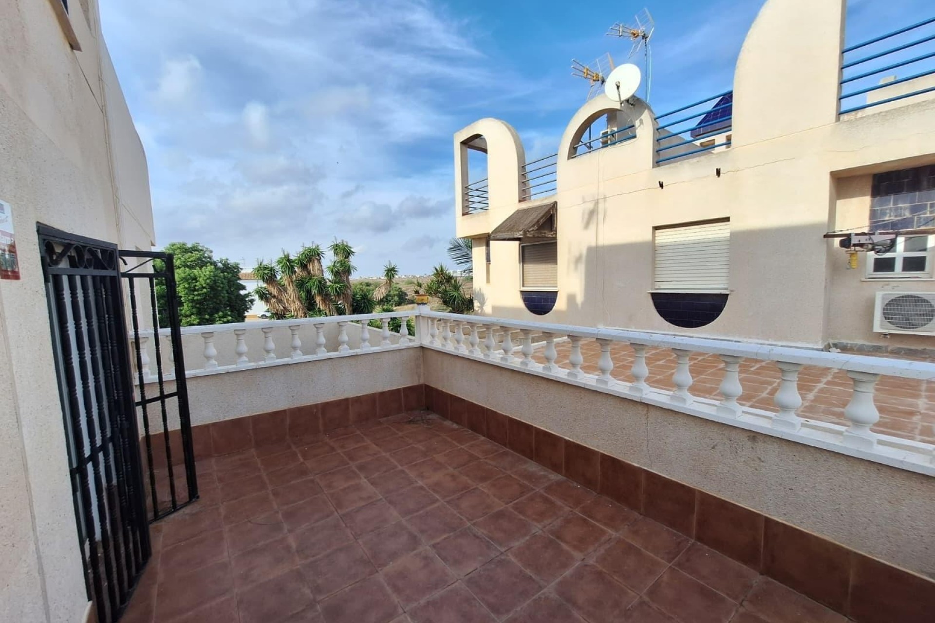 Herverkoop - Halfvrijstaande villa -
Torrevieja