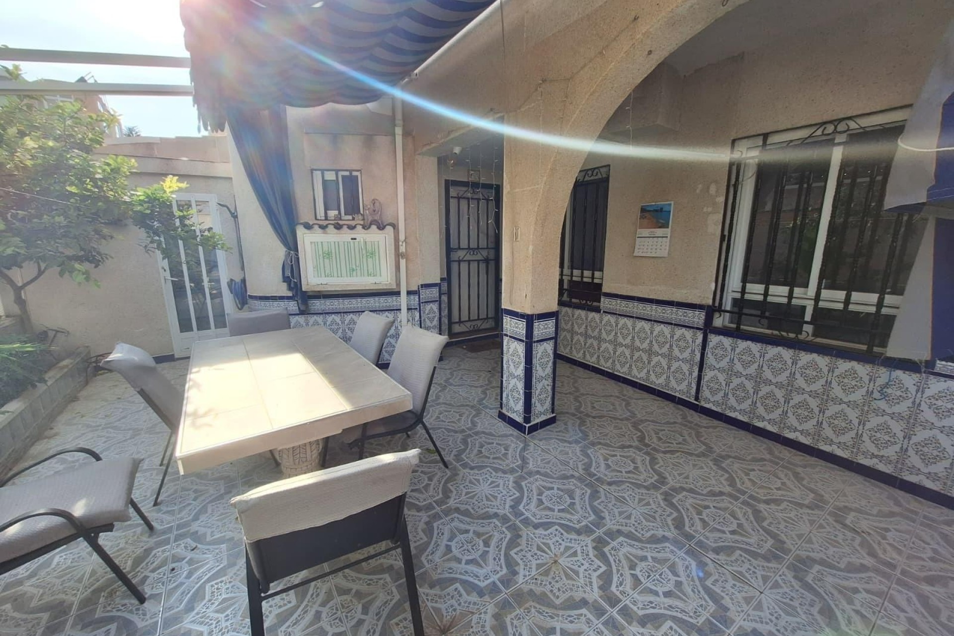 Herverkoop - Halfvrijstaande villa -
Torrevieja