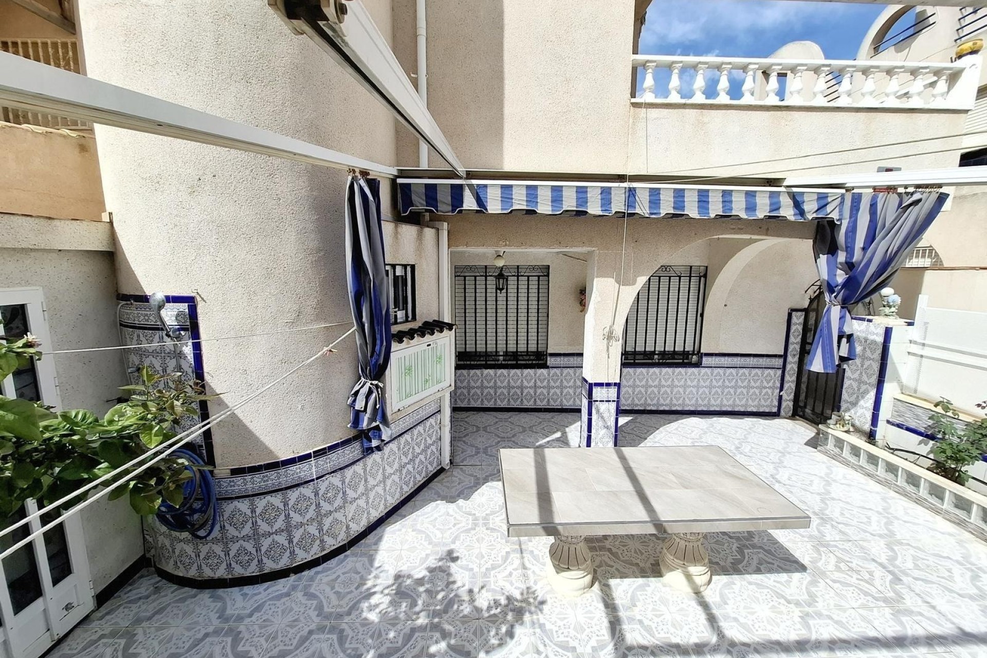 Herverkoop - Halfvrijstaande villa -
Torrevieja