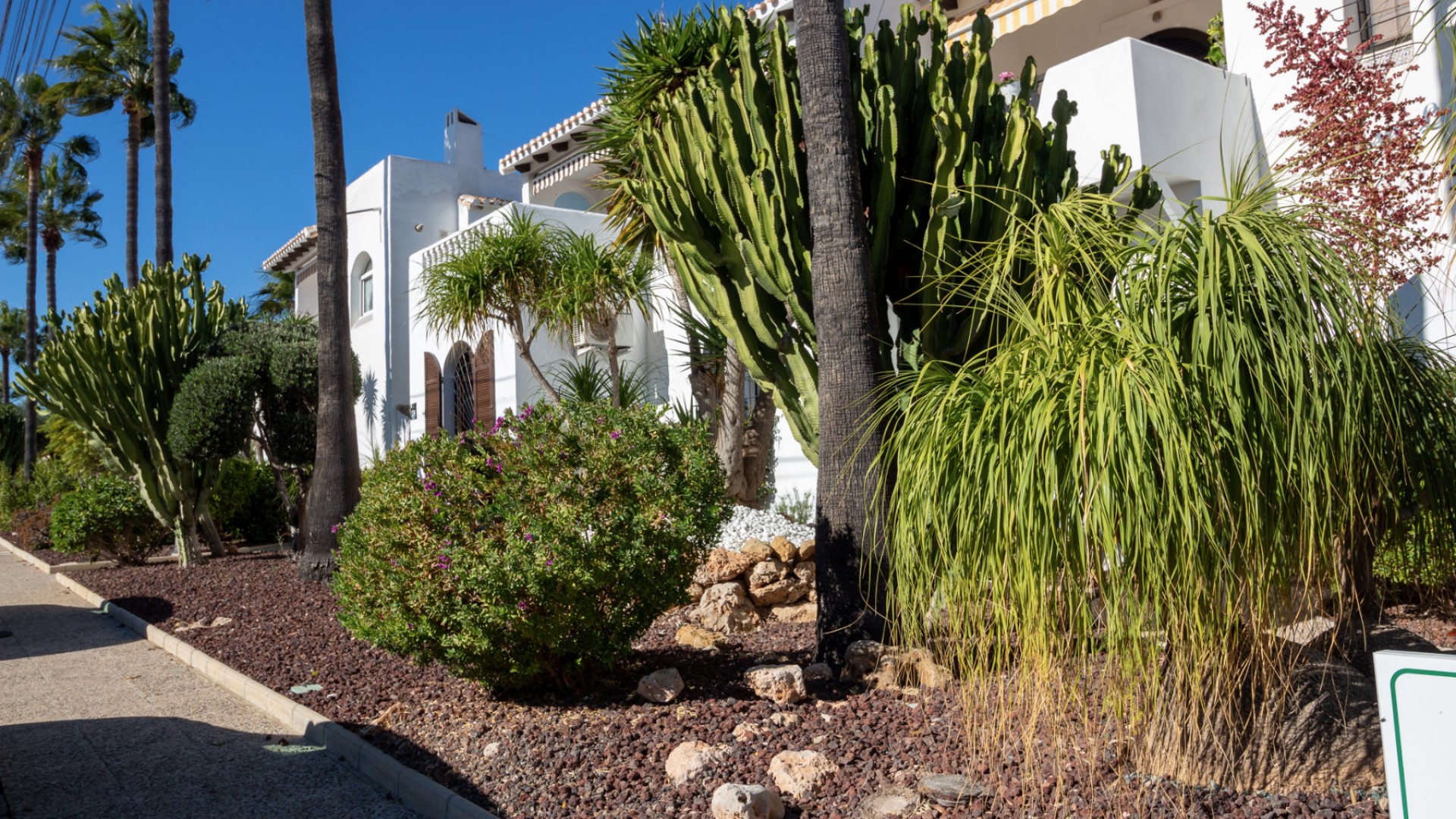 Herverkoop - Halfvrijstaande villa -
Villamartín - Fortuna