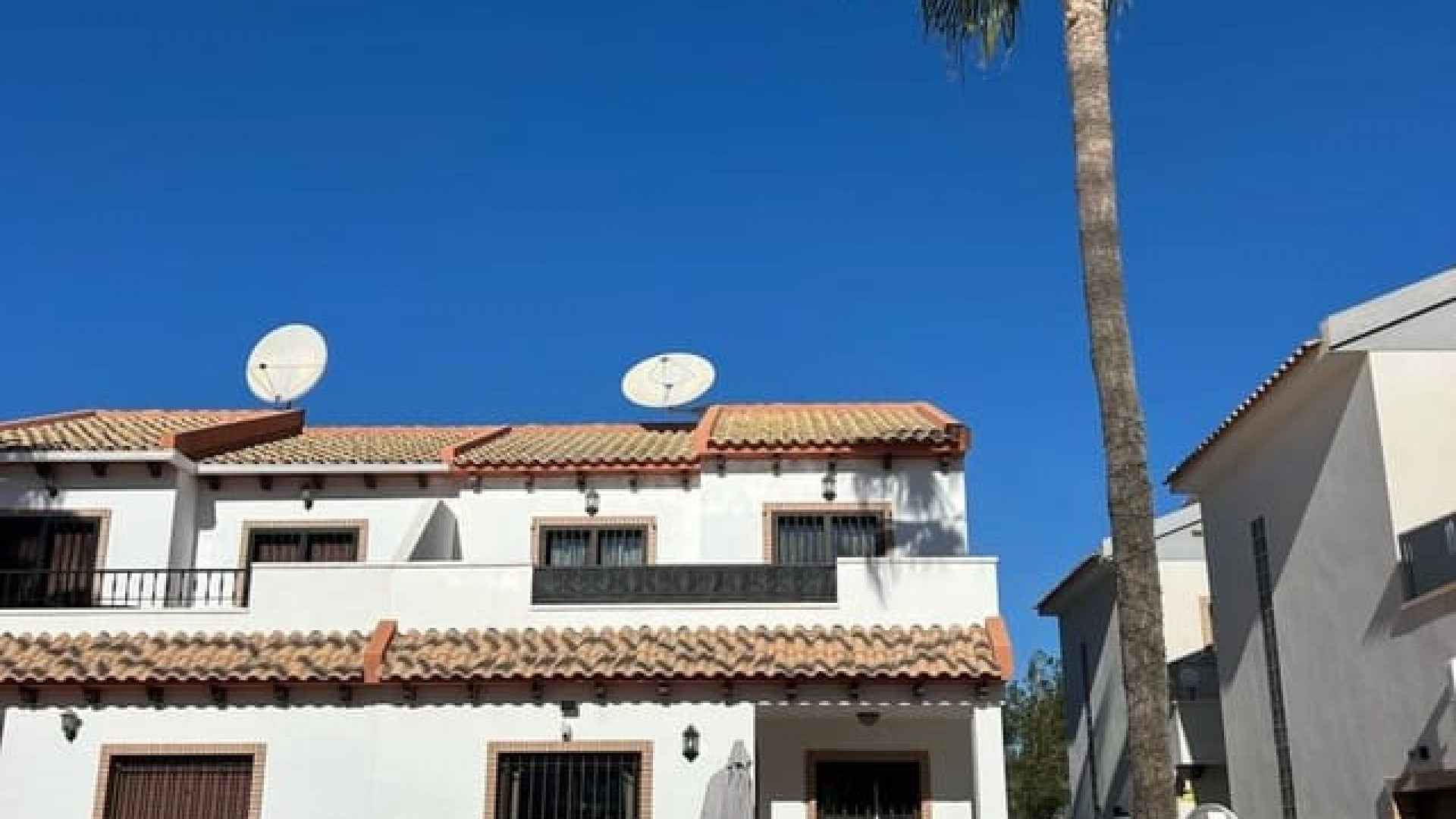 Herverkoop - Halfvrijstaande villa -
Villamartín