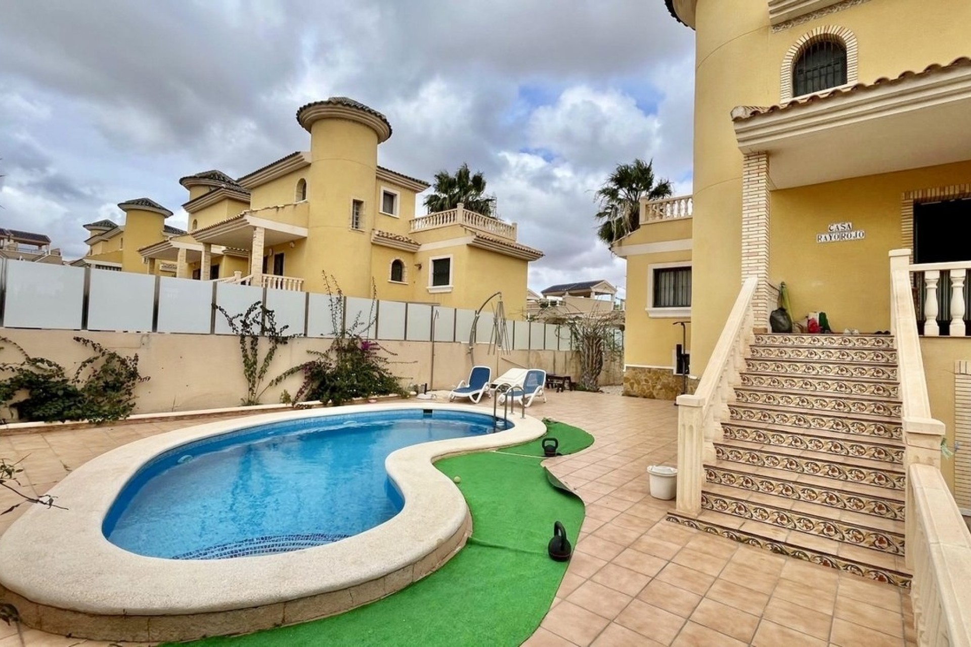 Herverkoop - Halfvrijstaande villa -
Villamartín