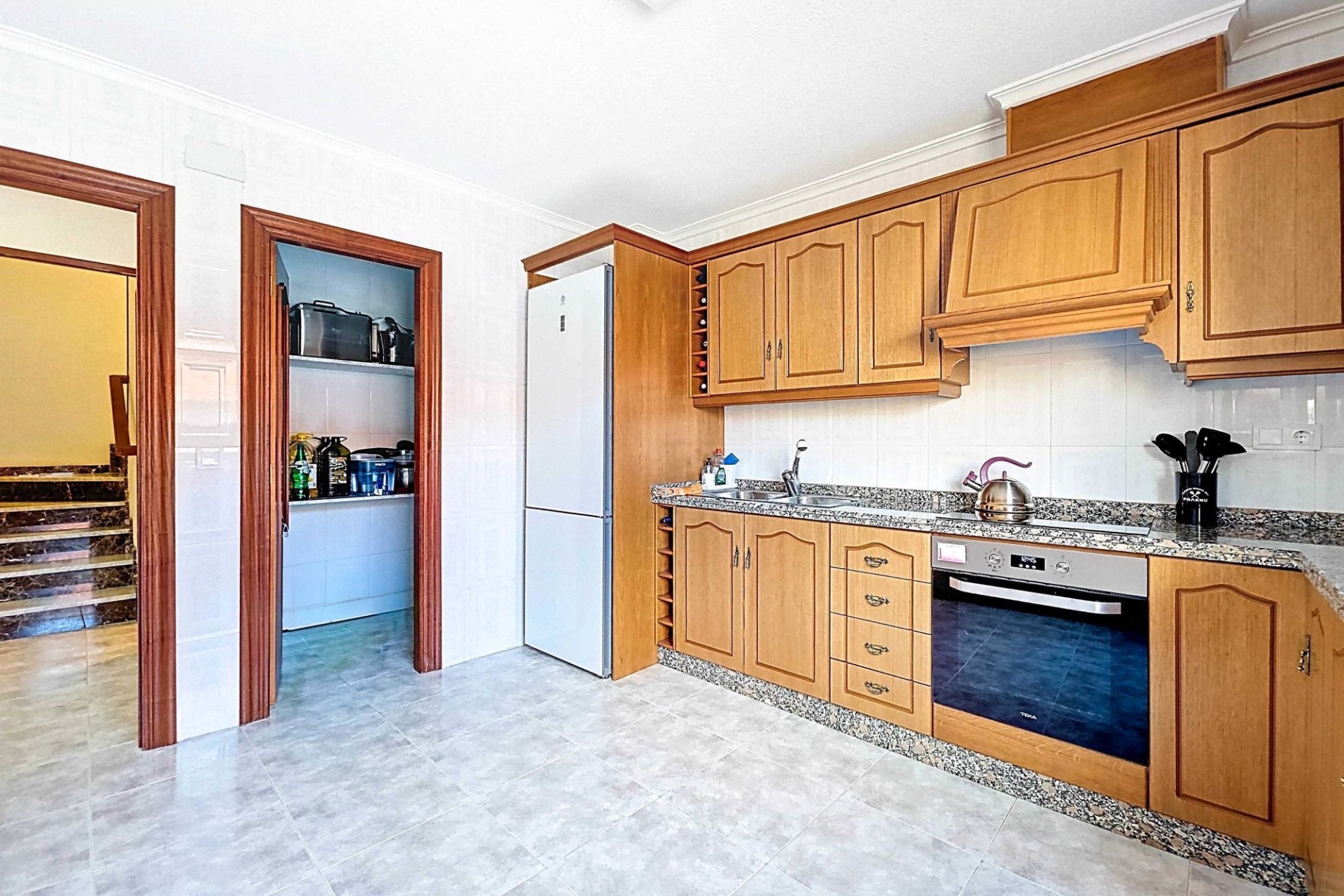 Herverkoop - Herenhuis -
Pinoso