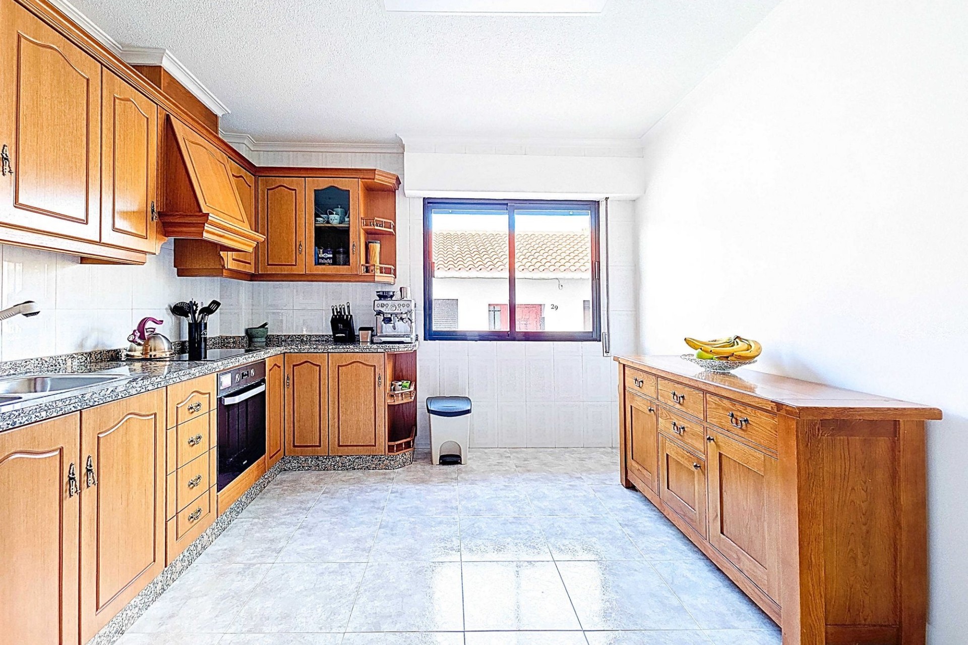 Herverkoop - Herenhuis -
Pinoso