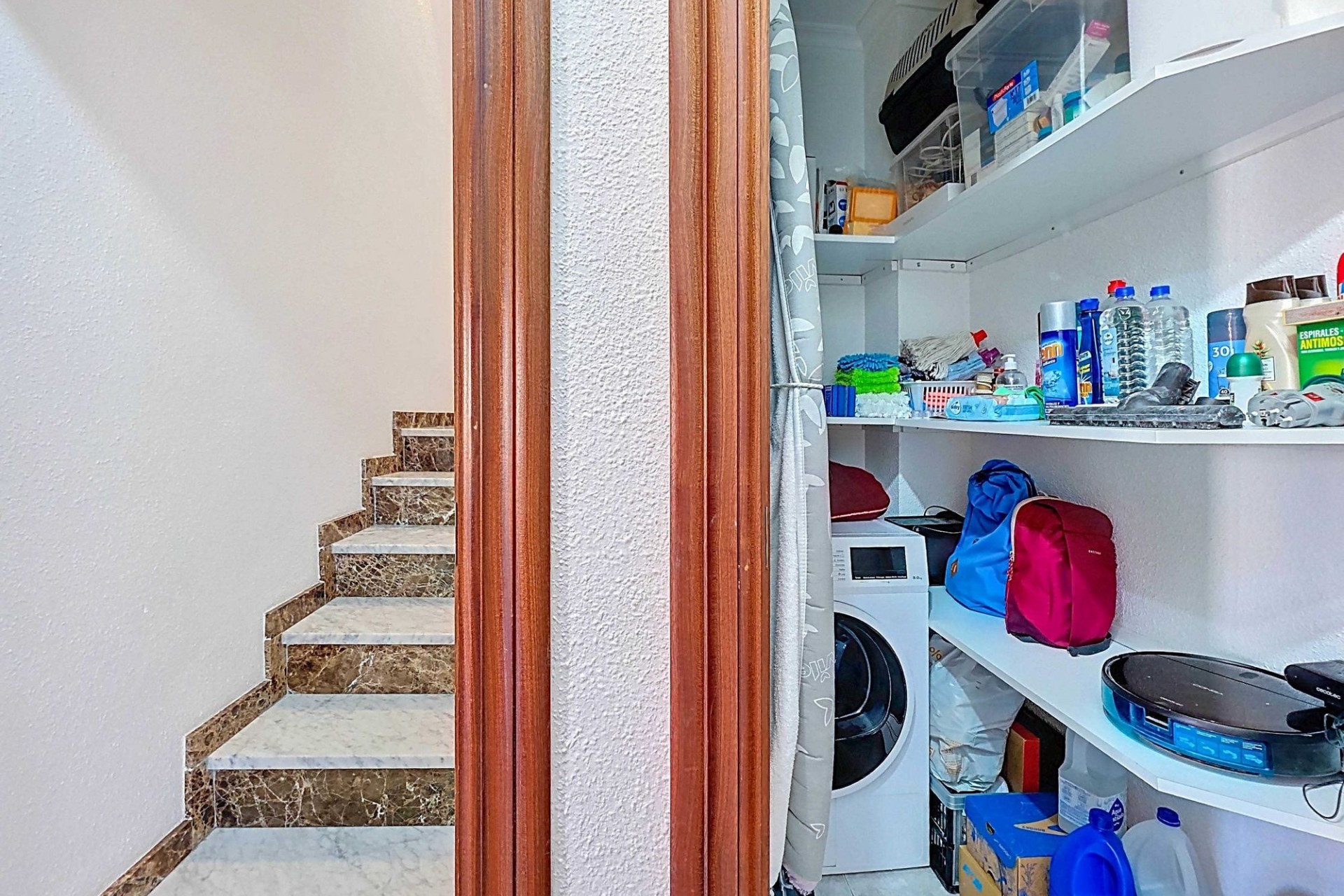 Herverkoop - Herenhuis -
Pinoso