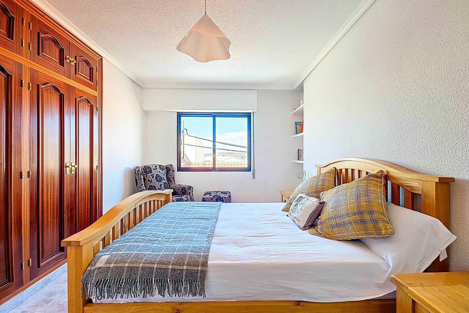 Herverkoop - Herenhuis -
Pinoso