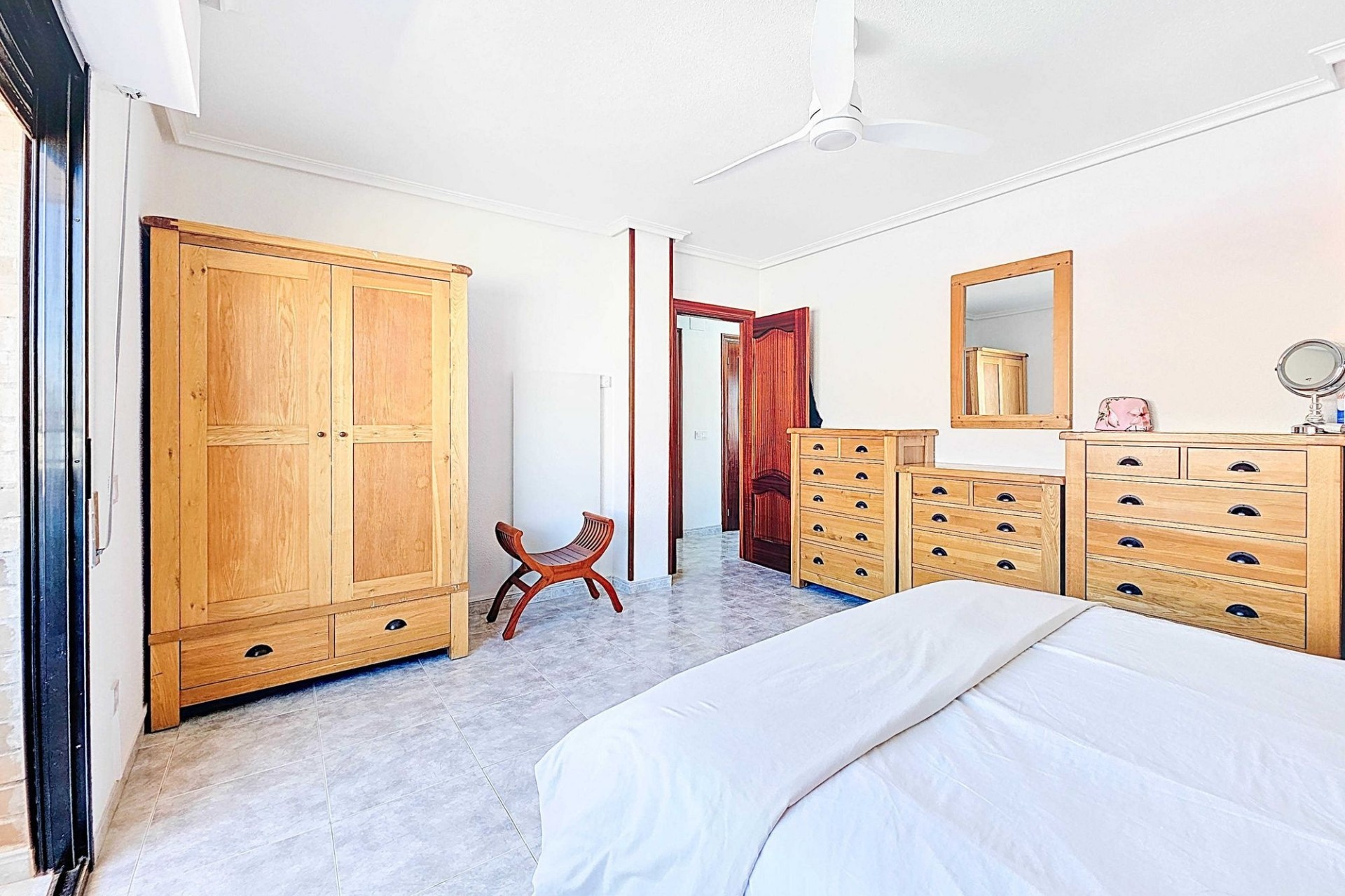 Herverkoop - Herenhuis -
Pinoso