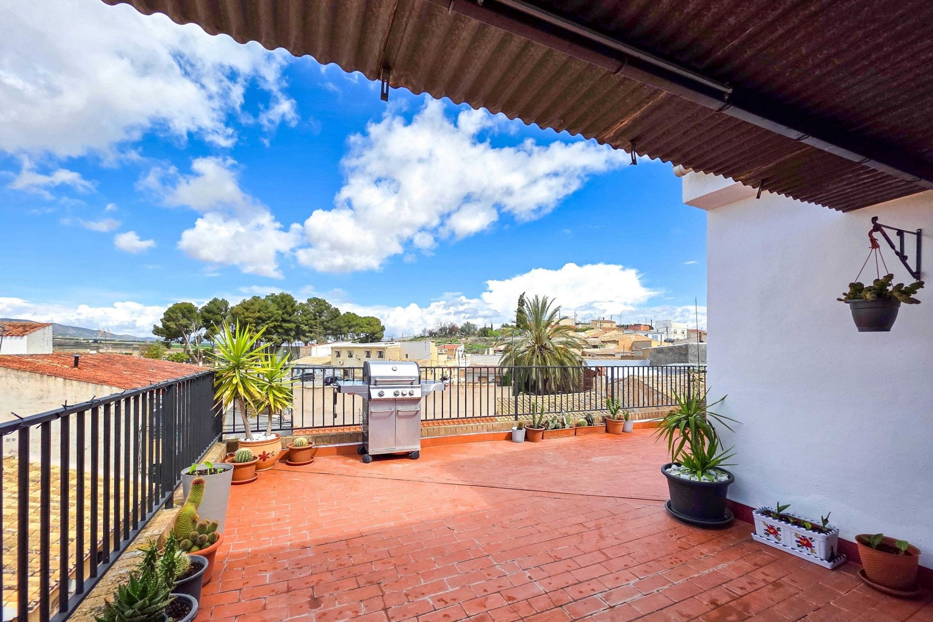 Herverkoop - Herenhuis -
Pinoso