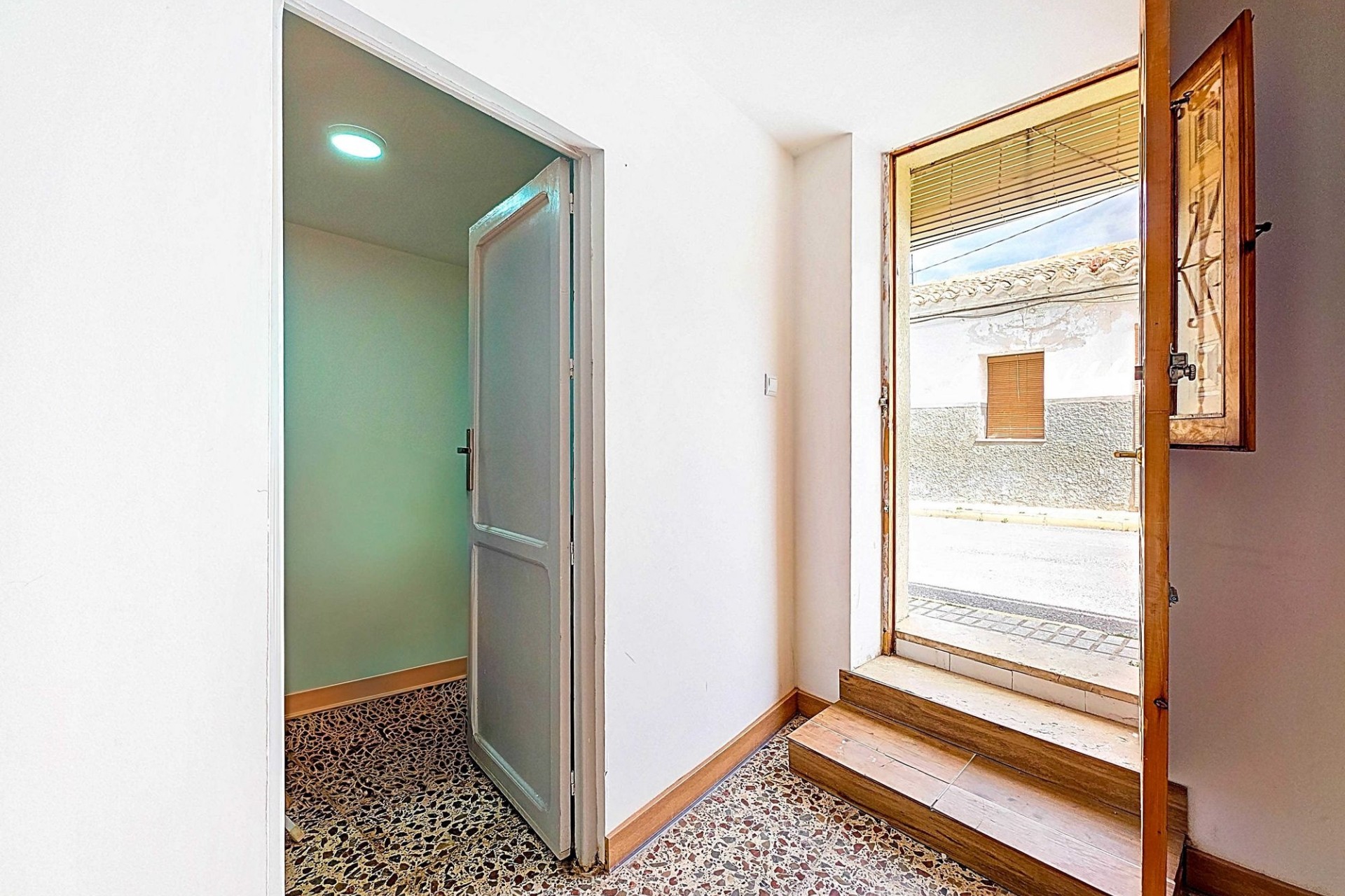 Herverkoop - Herenhuis -
Pinoso