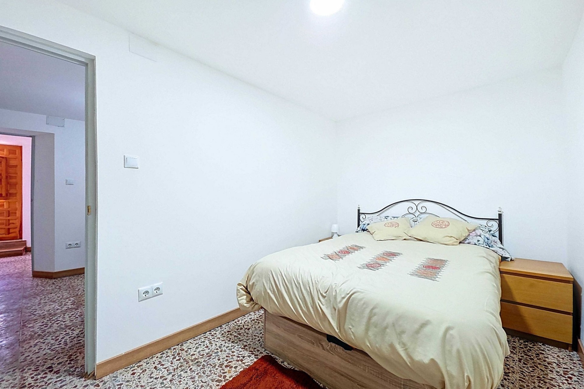 Herverkoop - Herenhuis -
Pinoso