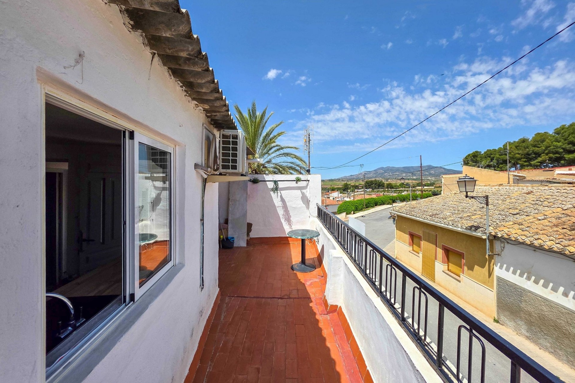 Herverkoop - Herenhuis -
Pinoso