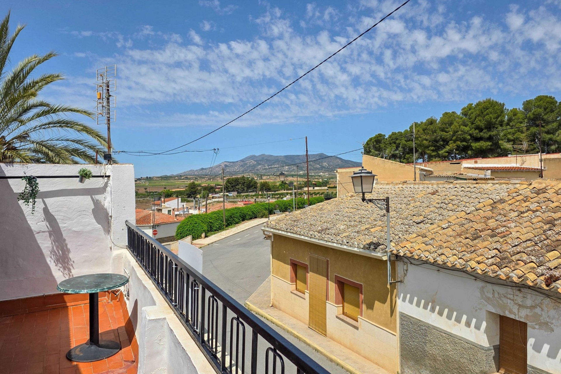 Herverkoop - Herenhuis -
Pinoso