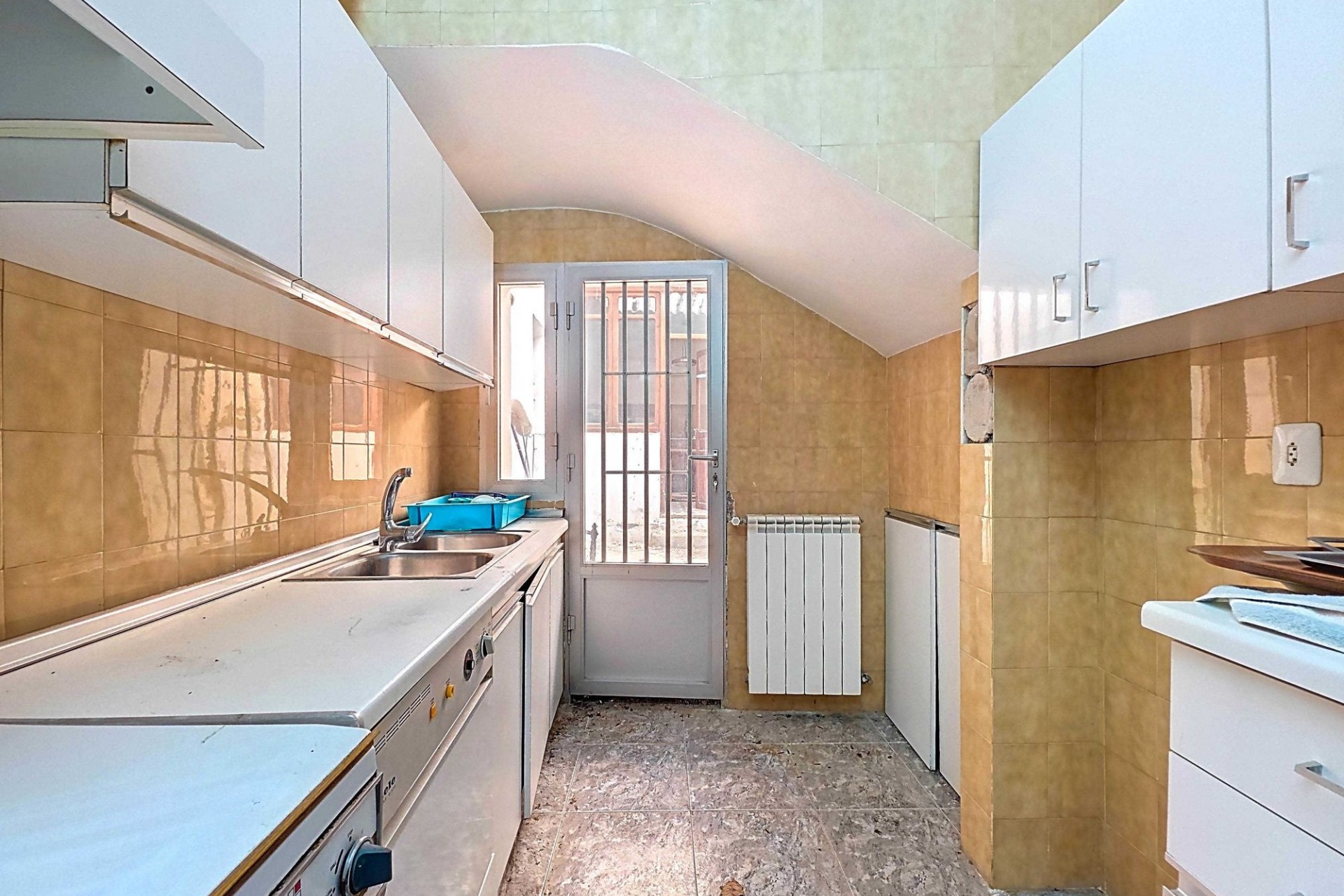 Herverkoop - Herenhuis -
Pinoso