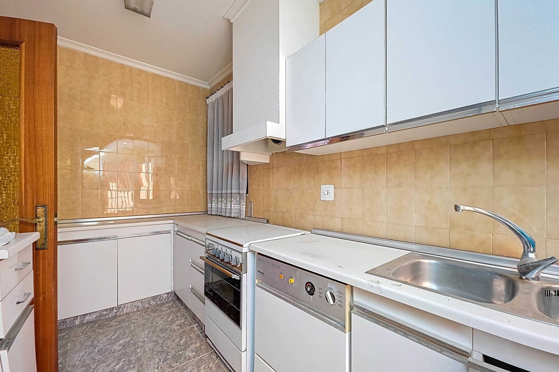 Herverkoop - Herenhuis -
Pinoso