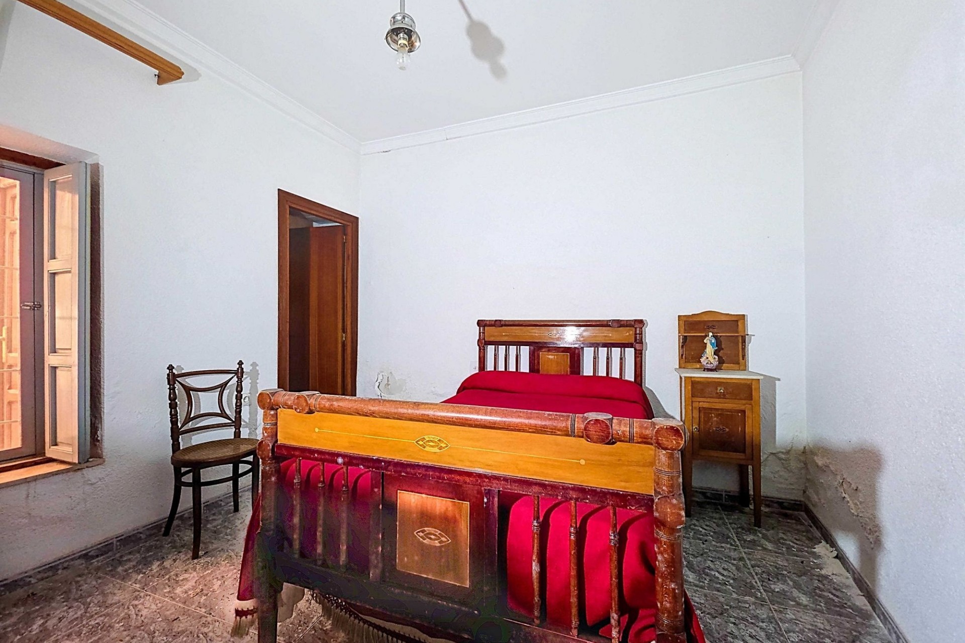 Herverkoop - Herenhuis -
Pinoso