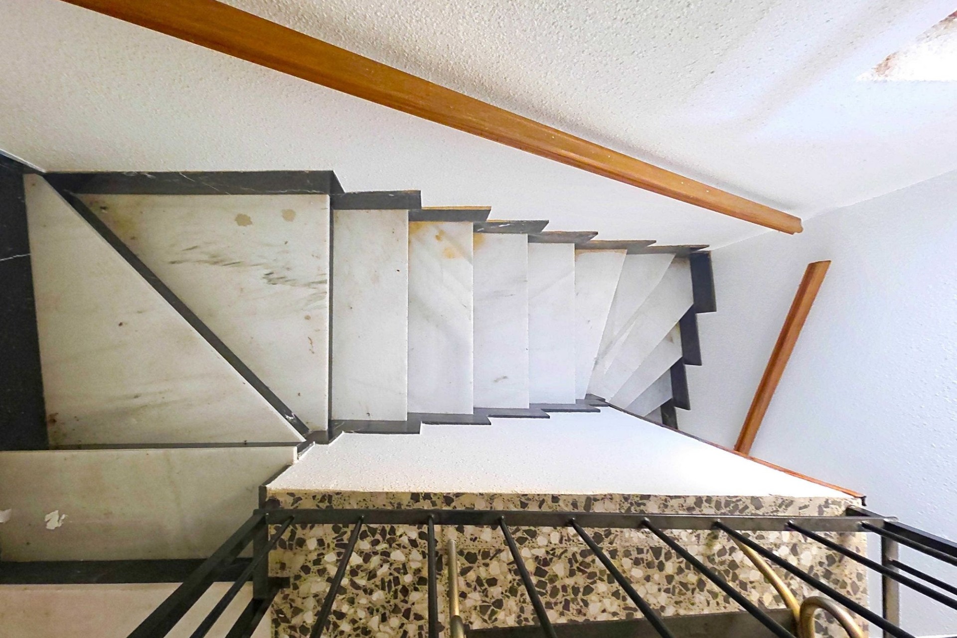 Herverkoop - Herenhuis -
Pinoso