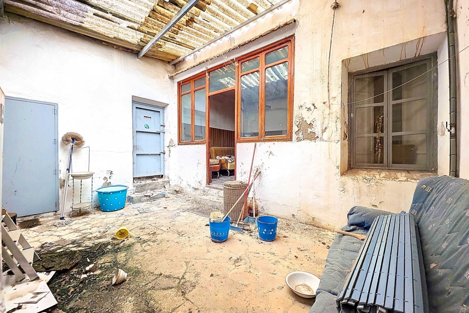 Herverkoop - Herenhuis -
Pinoso