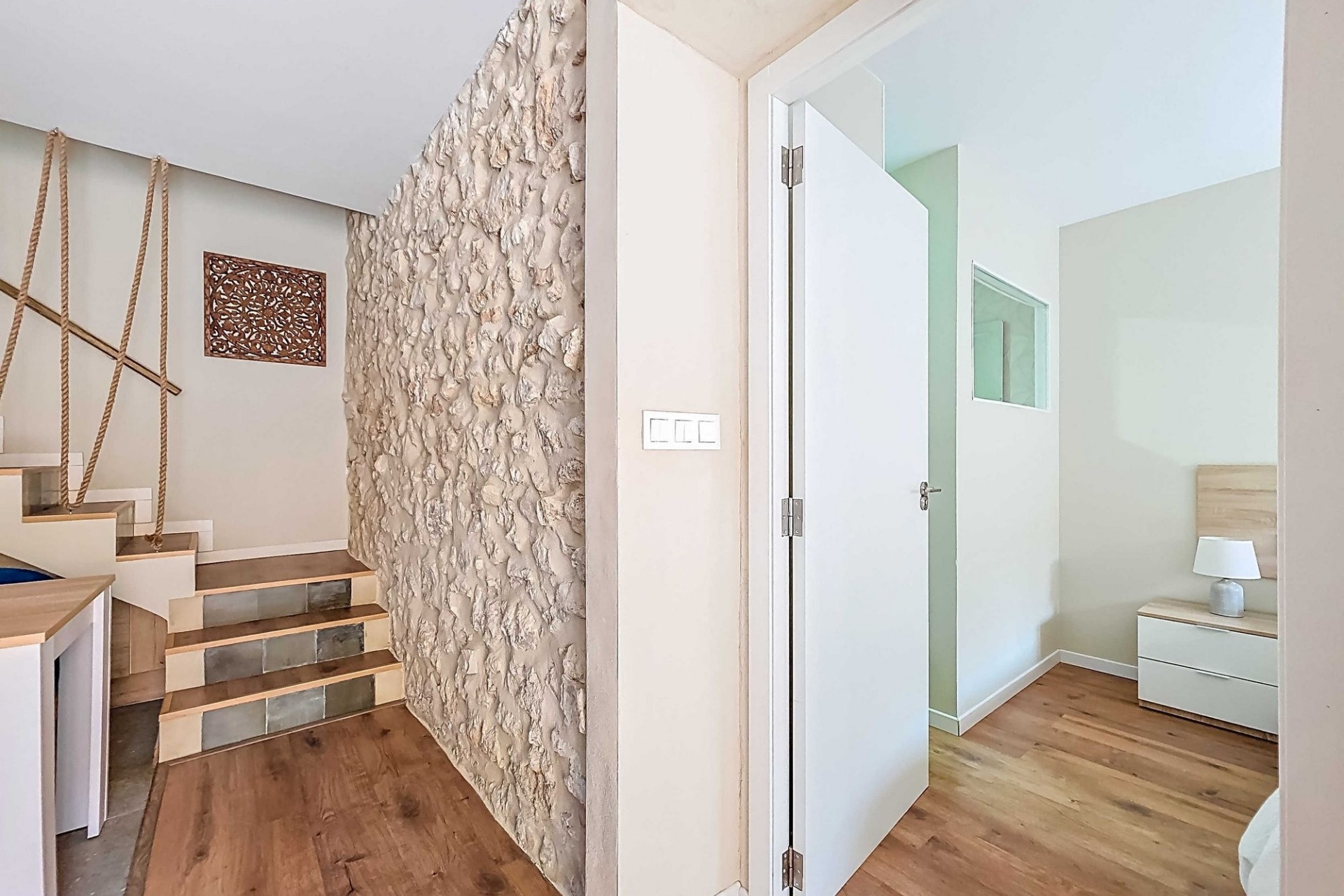 Herverkoop - Herenhuis -
Pinoso